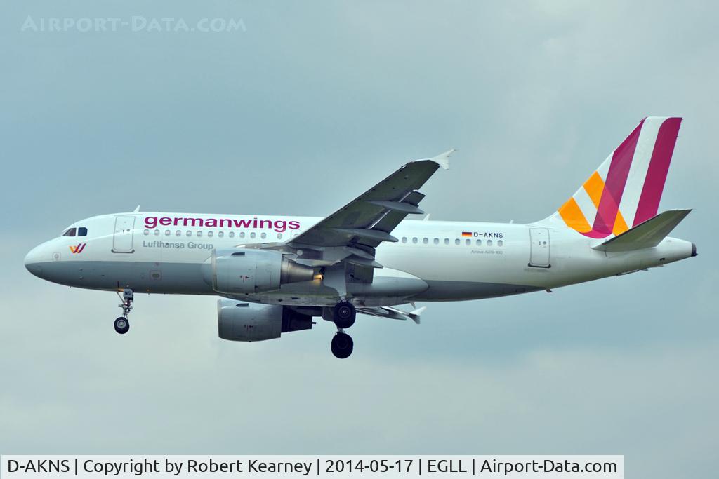 D-AKNS, 2000 Airbus A319-112 C/N 1277, On short finals at LHR