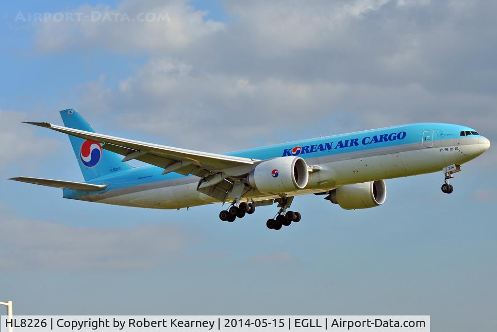 HL8226, 2013 Boeing 777-FB5 C/N 37640, On short finals at LHR