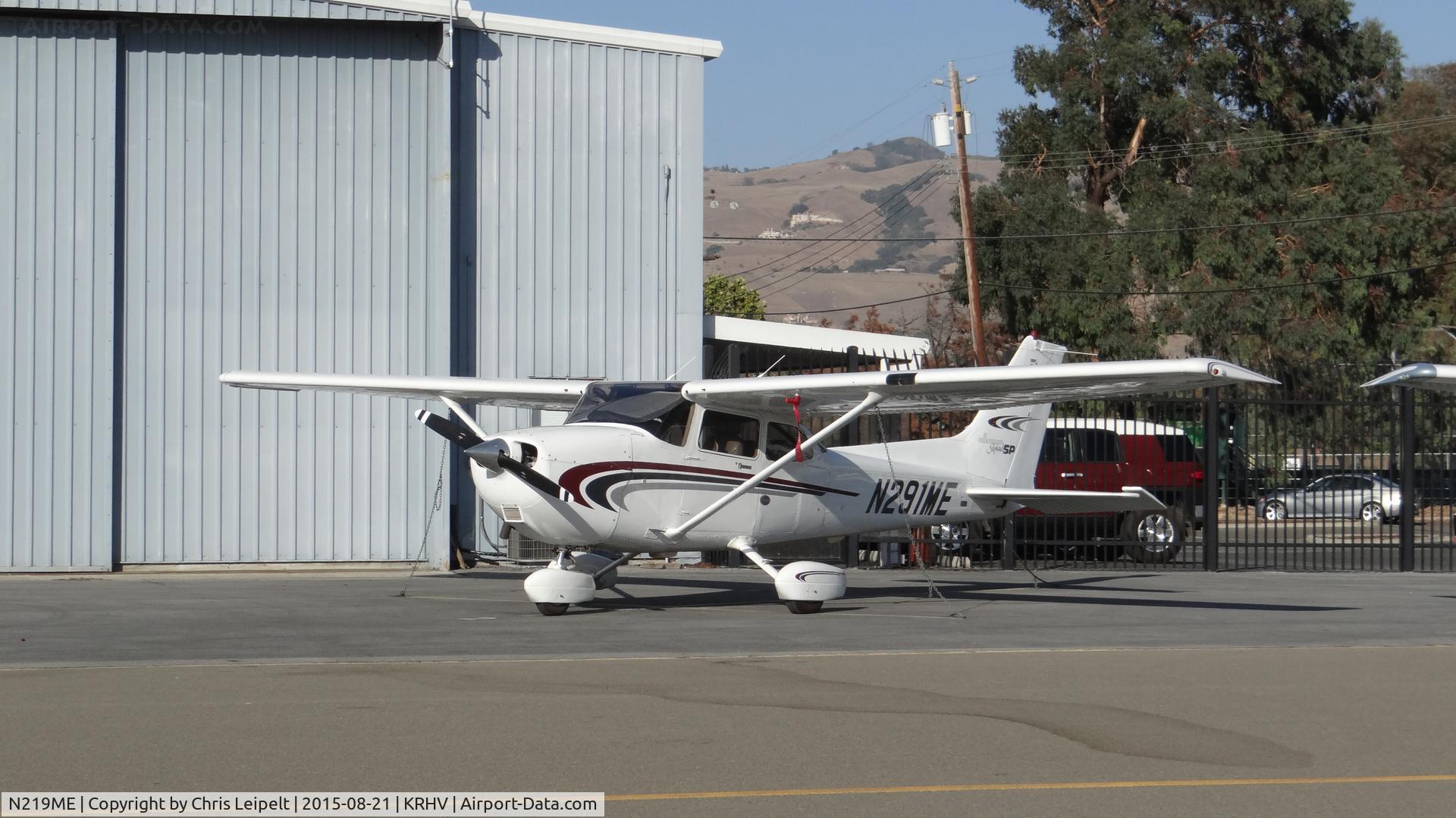 N219ME, 2000 Cessna 172S C/N 172S8478, Blass Aviation LLC (Alpharetta, GA) 2000 Cessna 172S sitting in front of the TradeWinds hangar at Reid Hillview Airport, San Jose, CA.