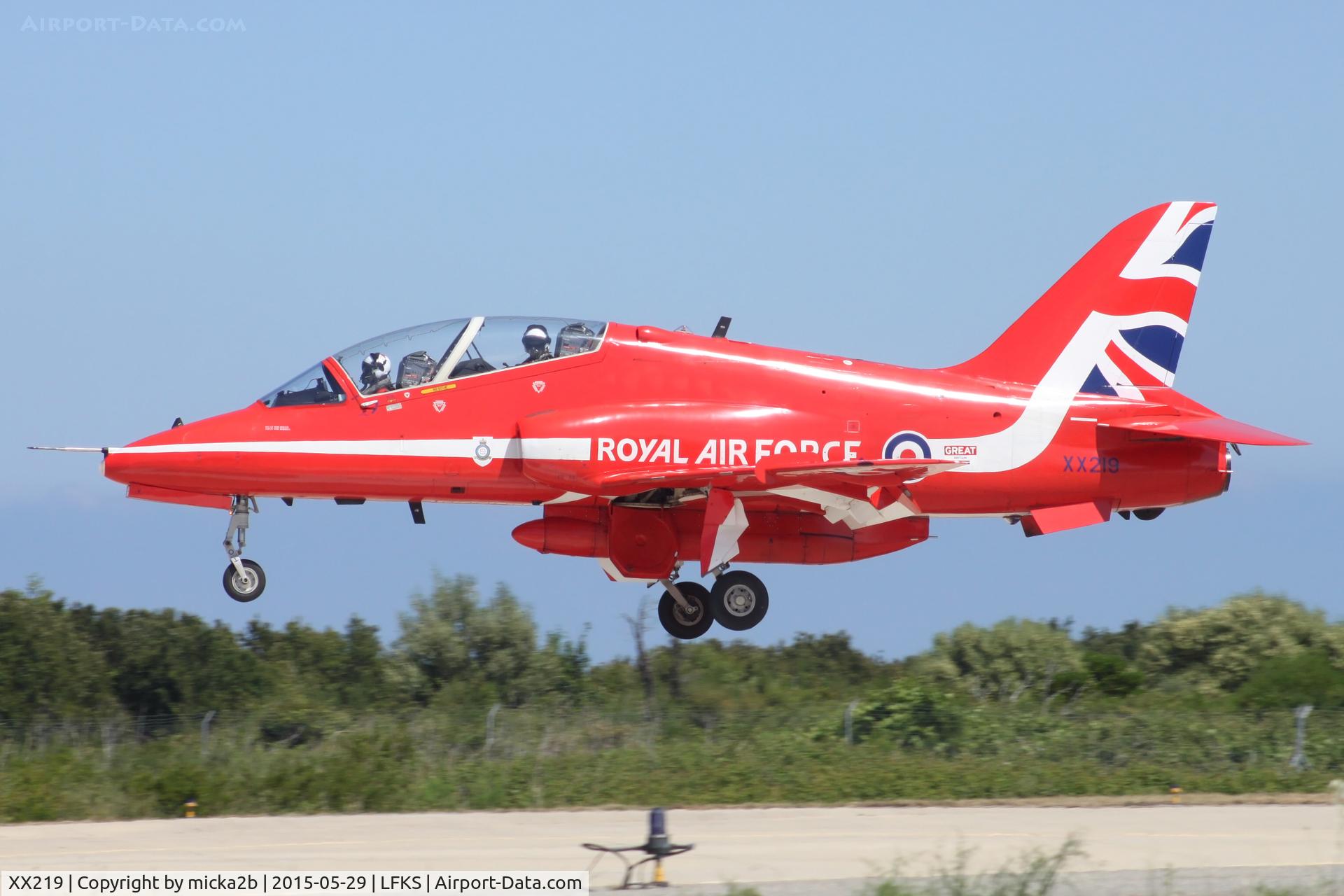 XX219, 1978 Hawker Siddeley Hawk T.1A C/N 055/312055, Landing