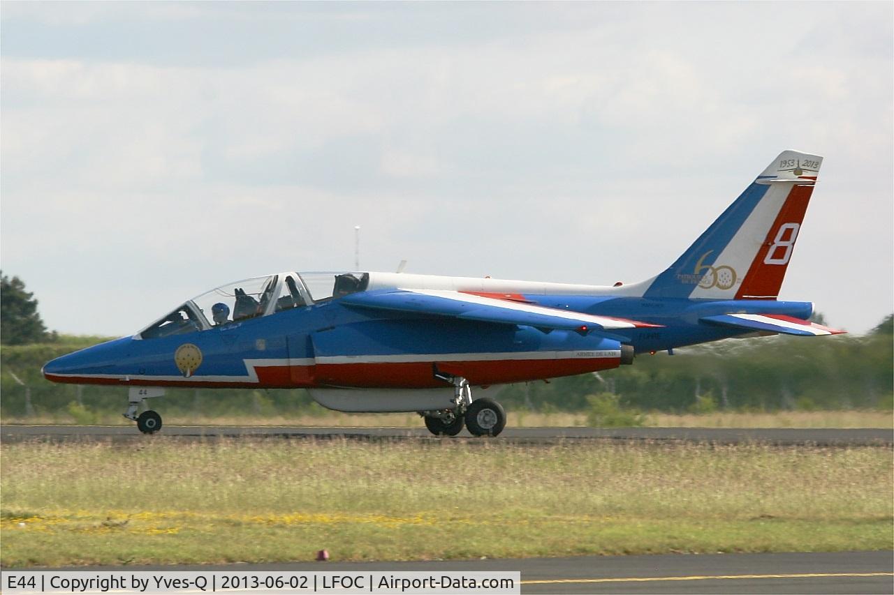 E44, Dassault-Dornier Alpha Jet E C/N E44, Dassault-Dornier Alpha Jet E (F-UHRE), Athos 08 of Patrouille De France 2013, Landing rwy 10, Châteaudun Air Base 279 (LFOC) Open day 2013