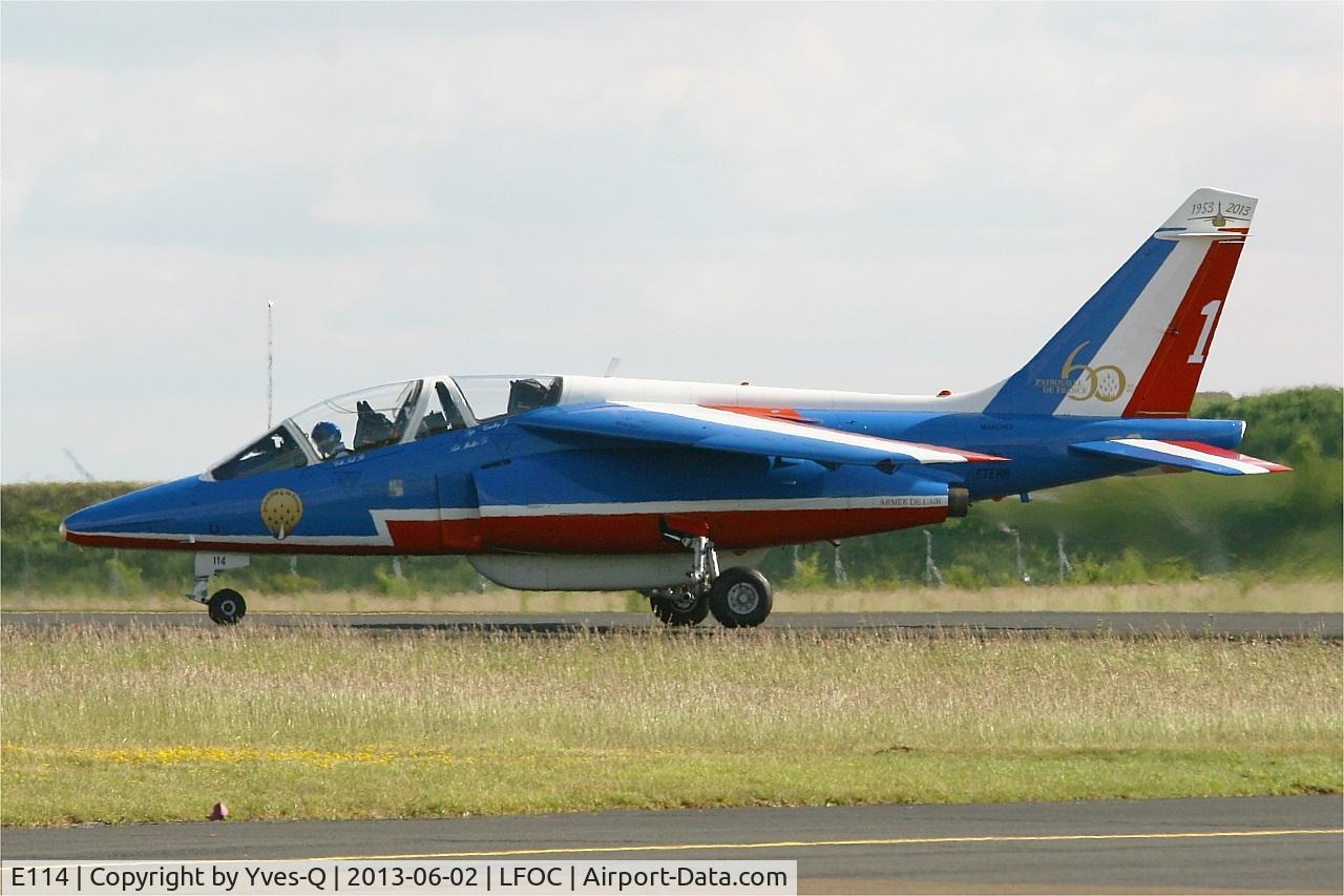 E114, Dassault-Dornier Alpha Jet E C/N E114, Dassault-Dornier Alpha Jet E (F-TERR), Athos 01 leader of Patrouille de France 2013, Landing rwy 10, Châteaudun Air Base 279 (LFOC) Open day 2013
