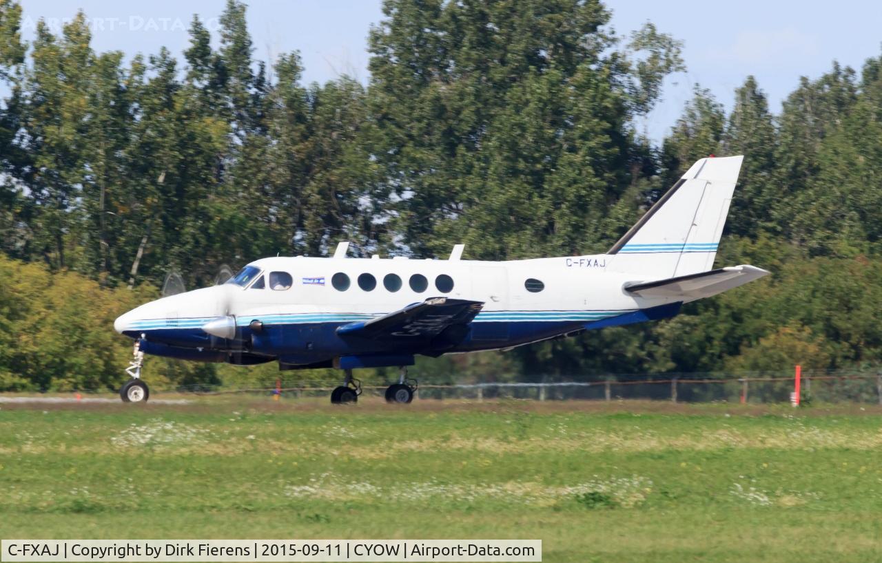 C-FXAJ, 1972 Beech A100 King Air C/N B-122, Departing rwy 25.