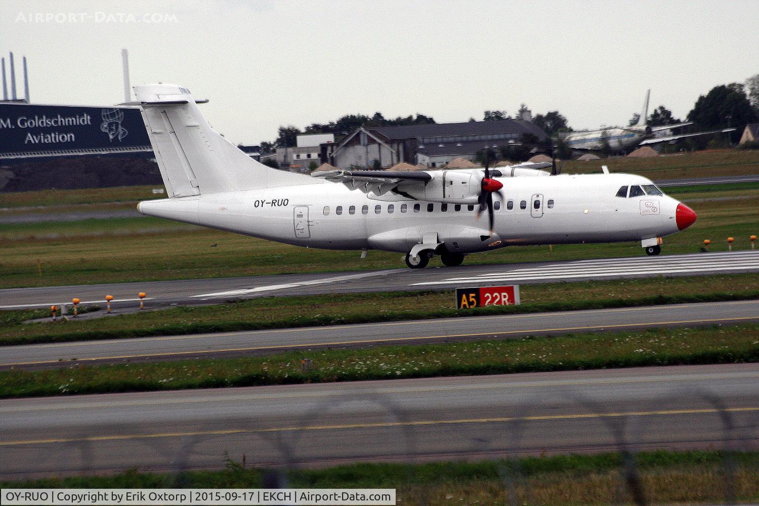 OY-RUO, 1996 ATR 42-500 C/N 514, OY-RUO operating OV144 to Tallin