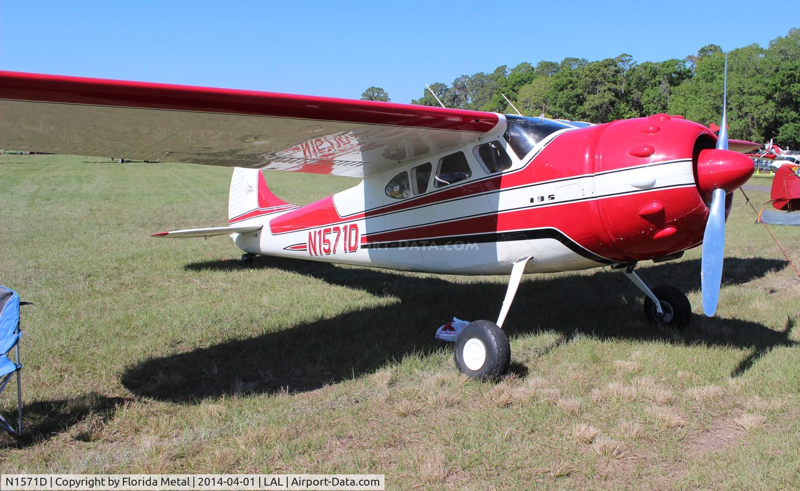 N1571D, 1952 Cessna 195A C/N 7793, Cessna 195A
