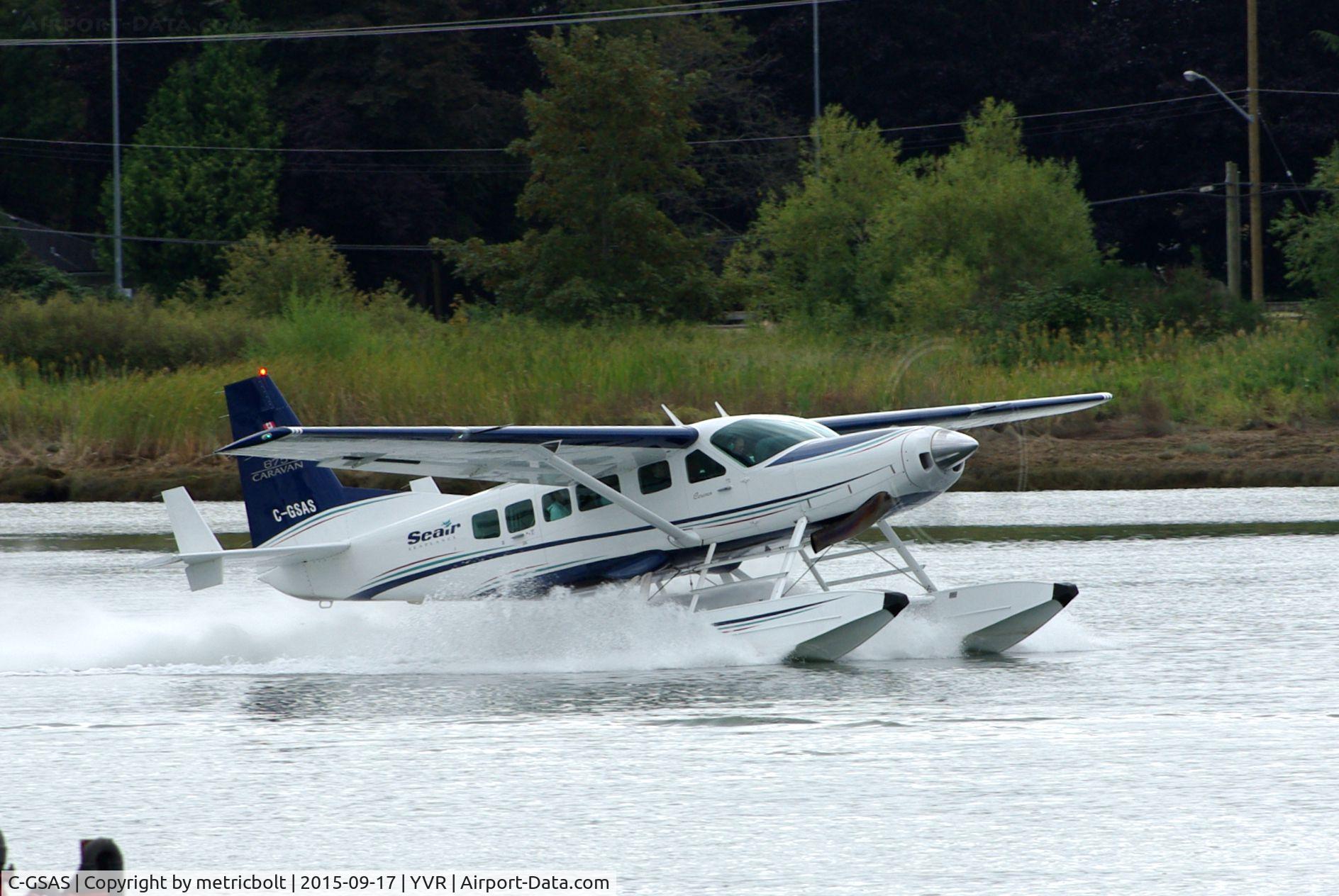 C-GSAS, 2001 Cessna 208 Caravan I C/N 20800341, Departure rom the Fraser River