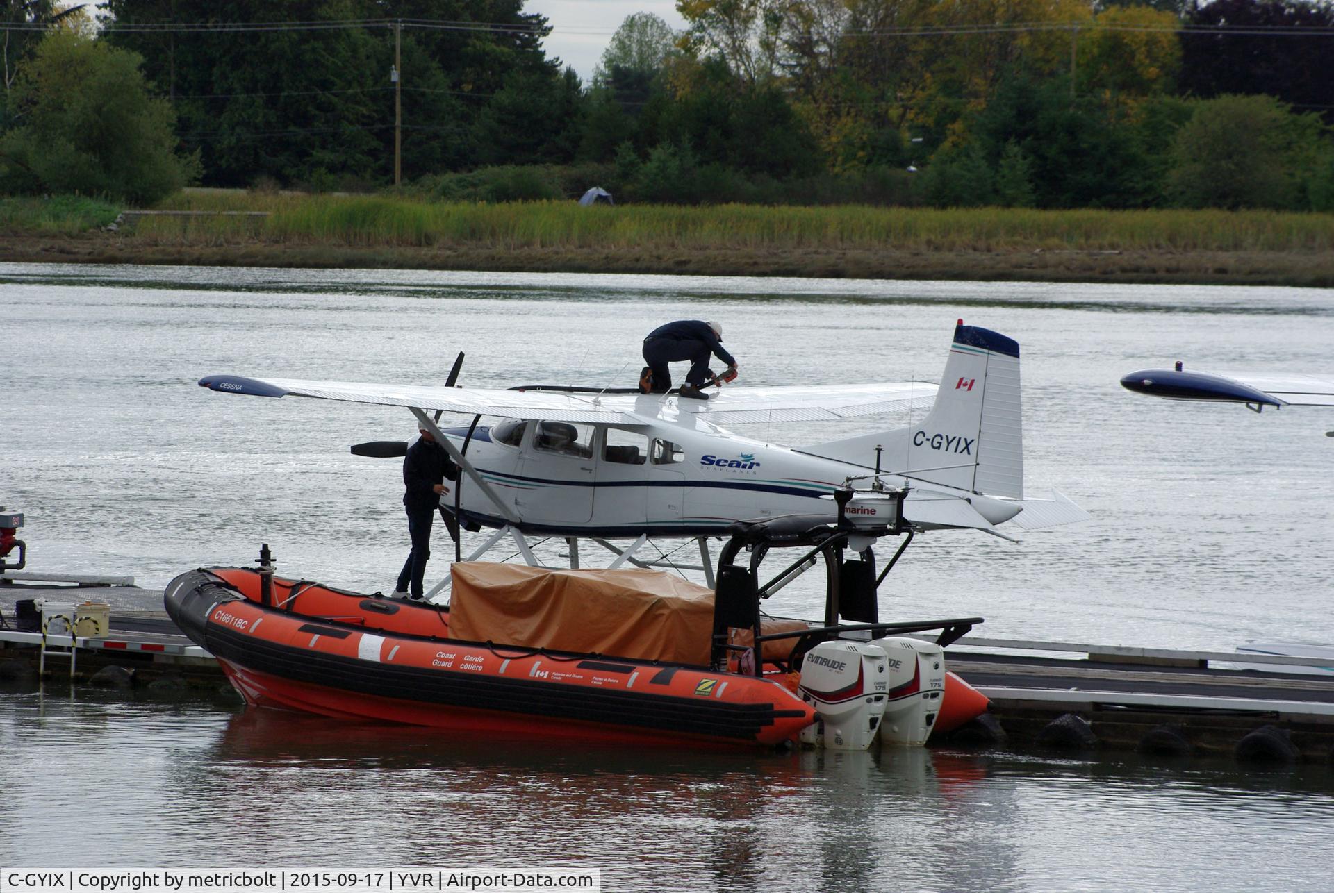 C-GYIX, 1976 Cessna A185F II Skywagon 185 C/N 18503162, Refuelling after arrival