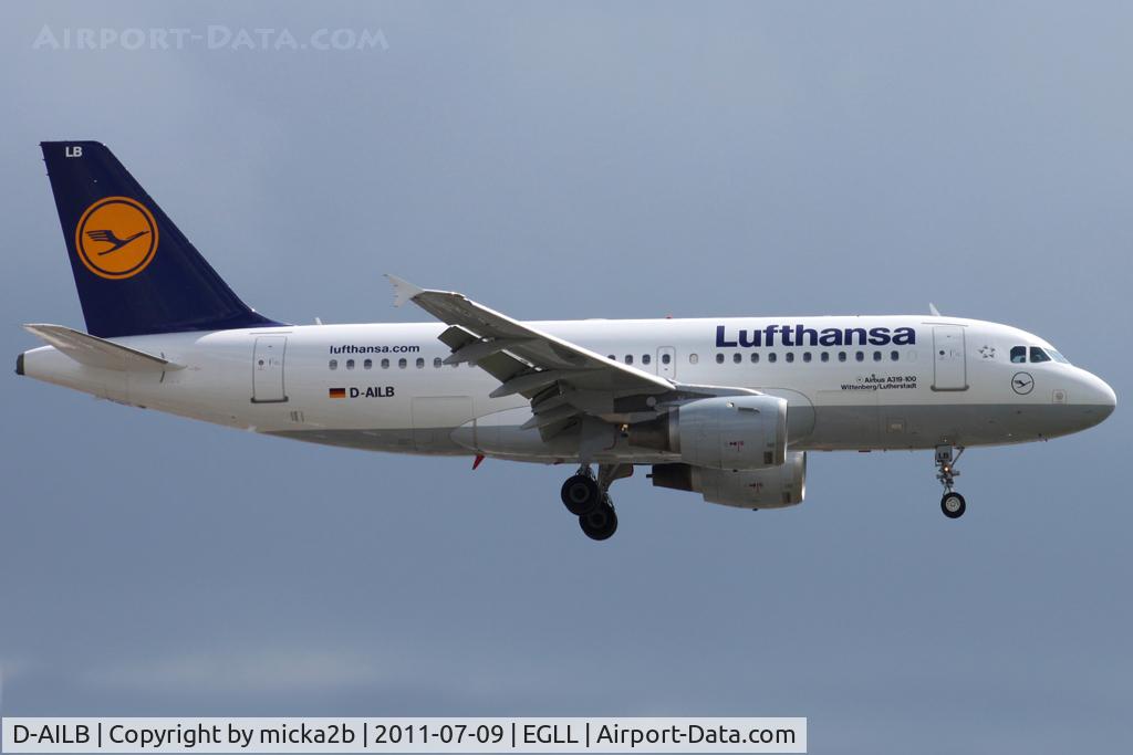 D-AILB, 1996 Airbus A319-114 C/N 610, Landing