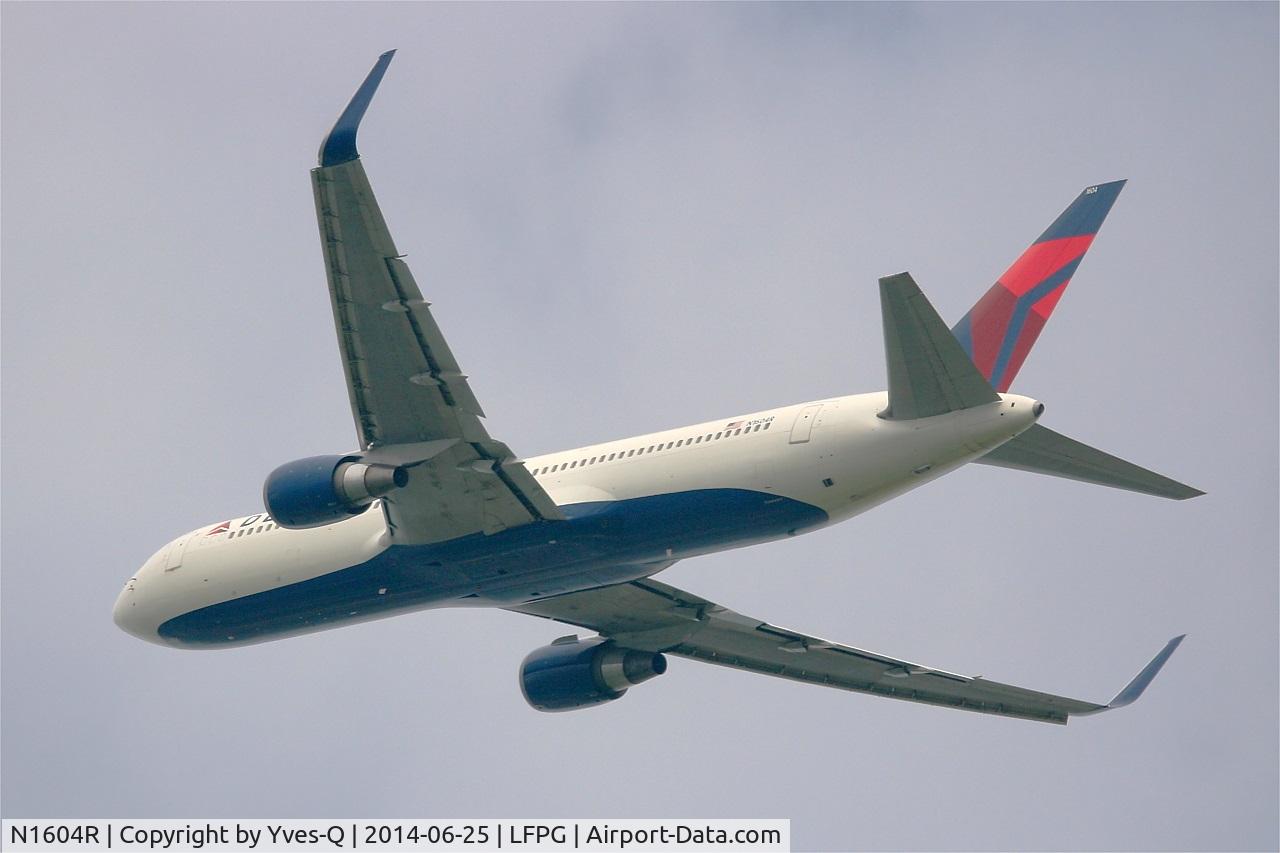 N1604R, 1999 Boeing 767-332 C/N 30180, Boeing 767-332, Take off Rwy 27L, Roissy Charles De Gaulle Airport (LFPG-CDG)