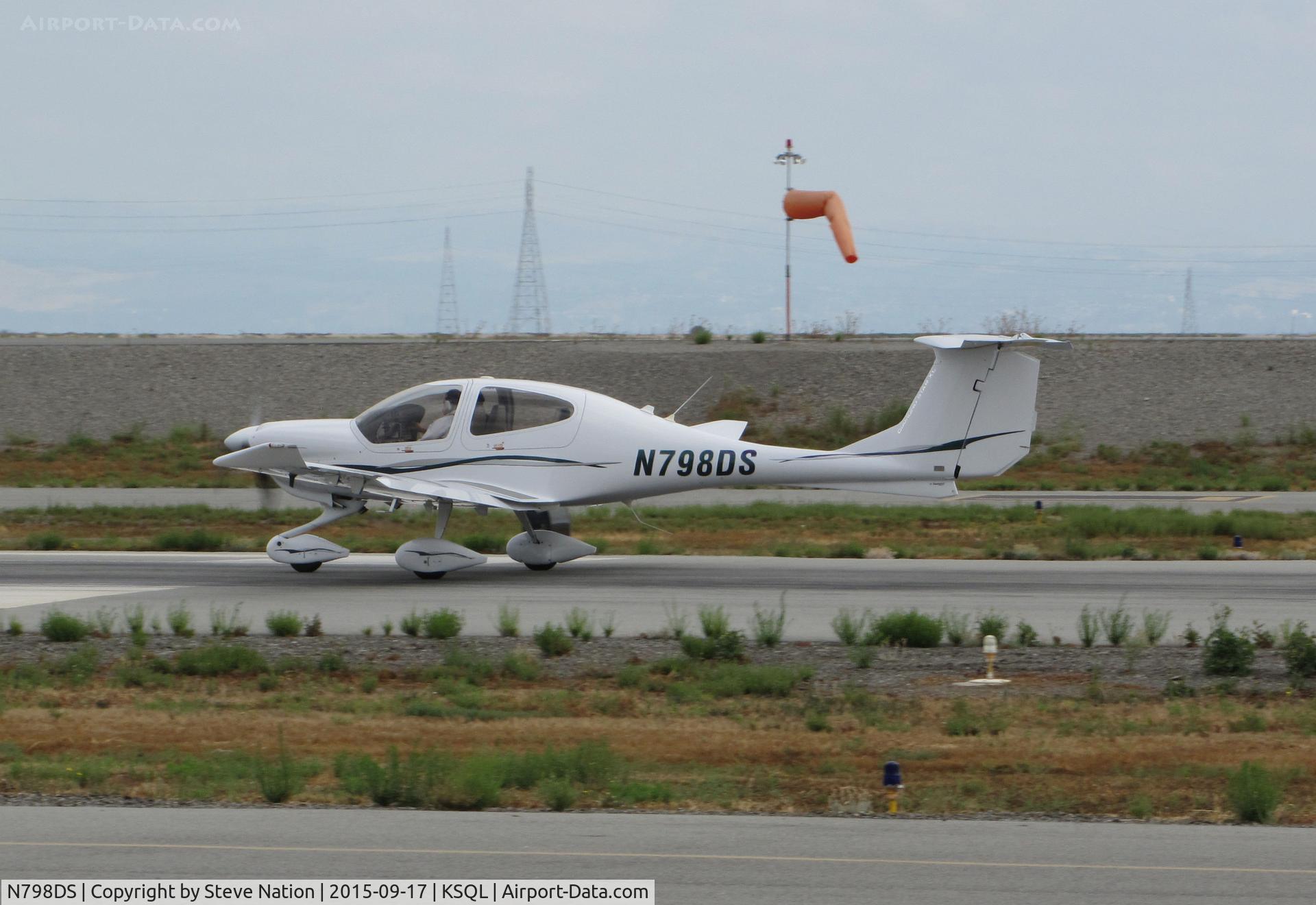N798DS, 2007 Diamond DA-40 Diamond Star C/N 40.798, Locally-Based 2007 Diamond DA-40 rolling @ San Carlos Municipal Airport, CA