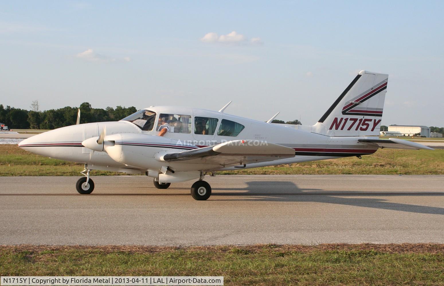 N1715Y, 1976 Piper PA-23-250 C/N 27-7654096, PA-23-250