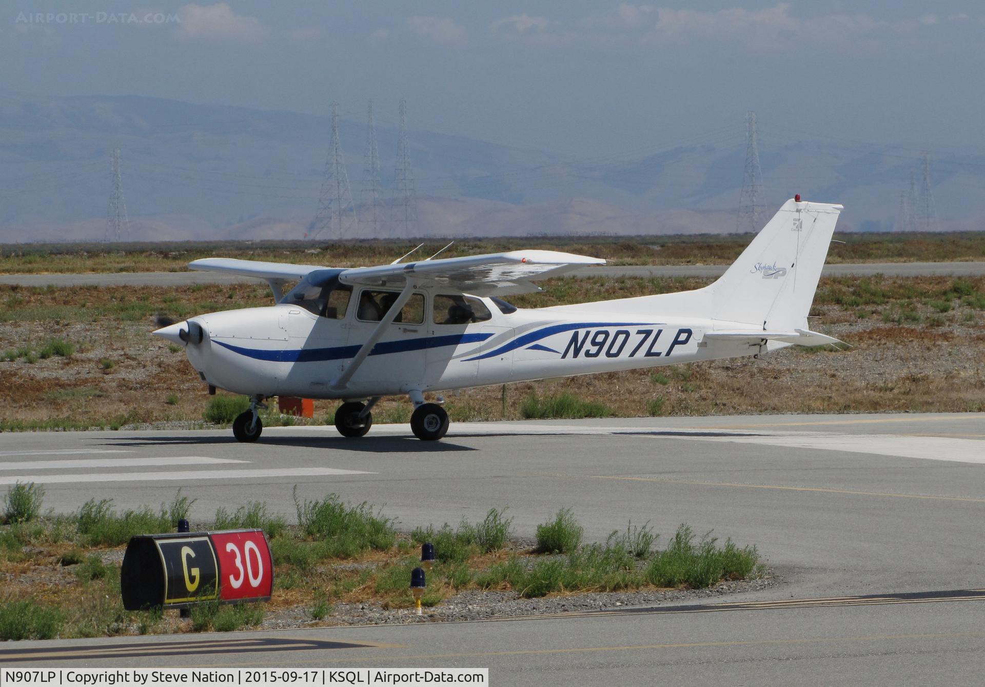 N907LP, 1999 Cessna 172S C/N 172S8221, 1999 Cessna 172S holding for takeoff on RWY 30 @ San Carlos Airport, CA