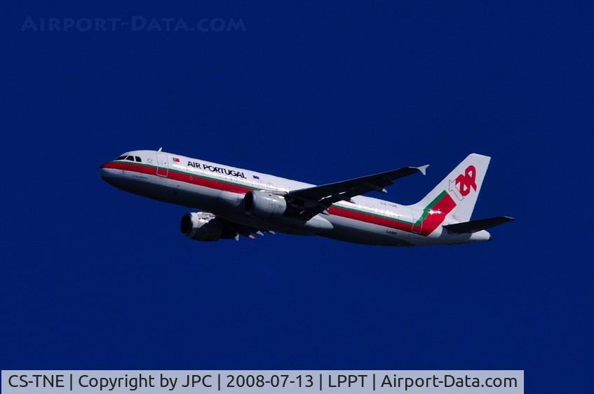 CS-TNE, 1992 Airbus A320-211 C/N 395, Old Livery colours, much nicer and original