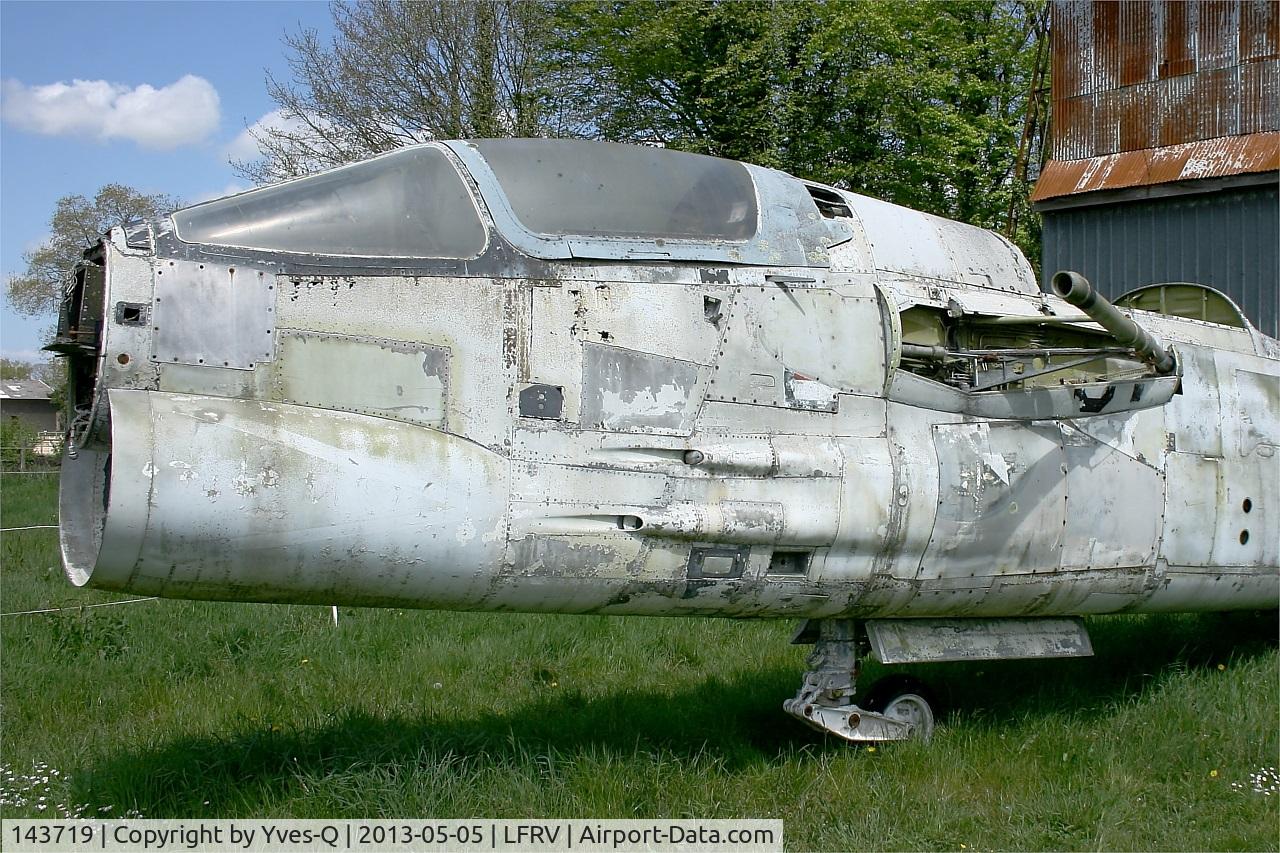 143719, Vought F-8A Crusader Crusader C/N 86, LTV F-8A Crusader, MaVaMo Museum, Vannes-Meucon Airport  (LFRV-VNE)