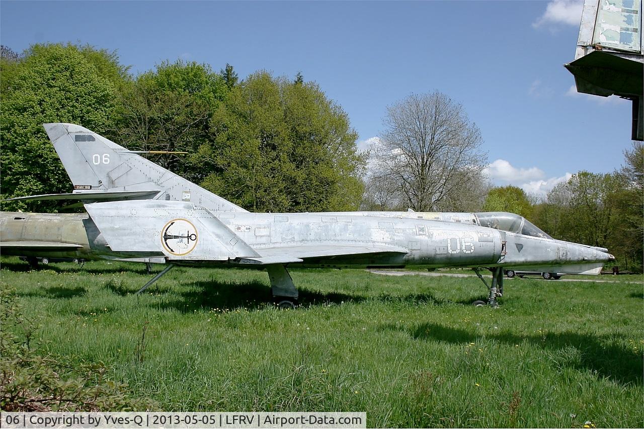 06, Dassault Etendard IV.M C/N 06, Dassault Etendard IV.M, MaVaMo Museum, Vannes-Meucon Airport  (LFRV-VNE)