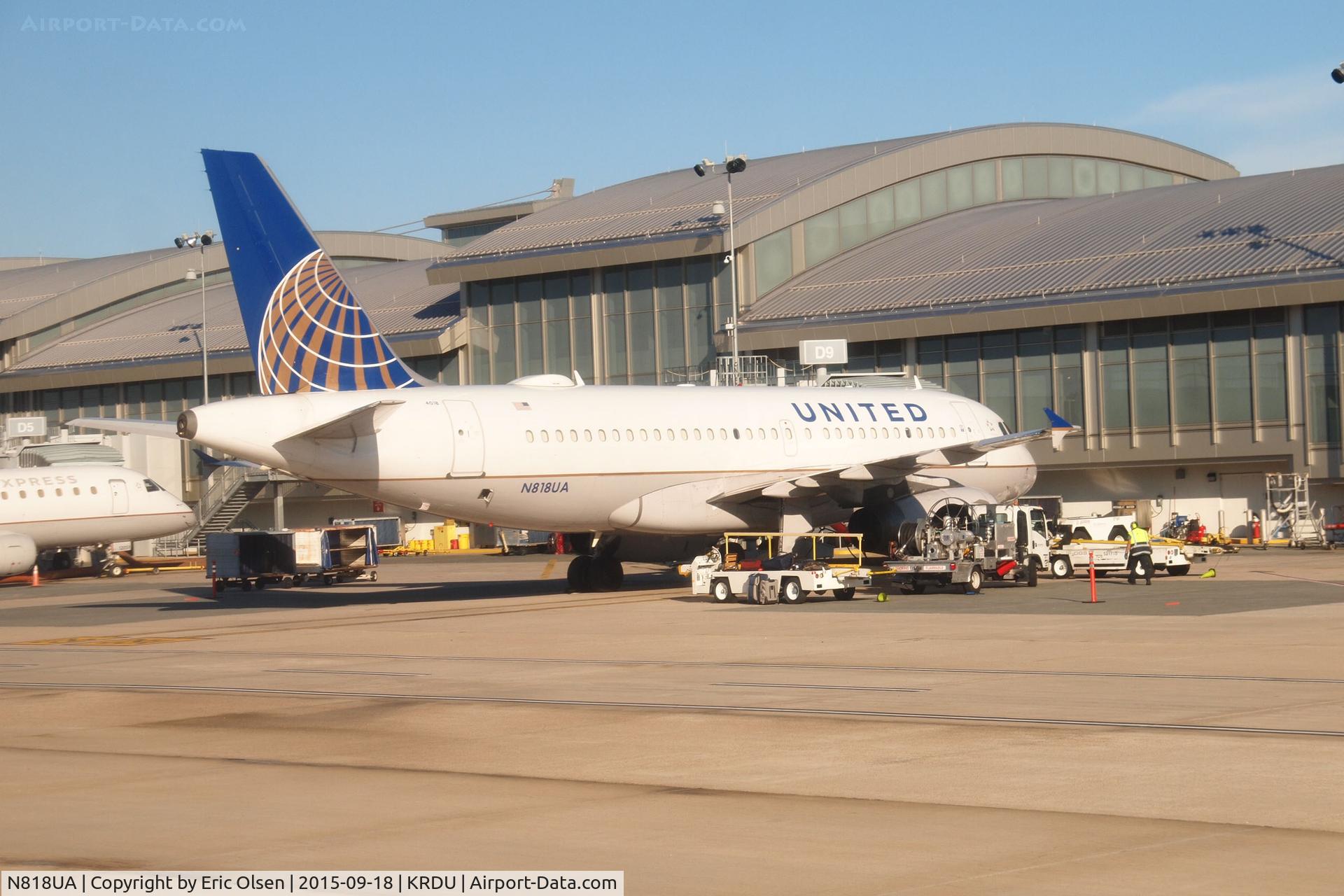 N818UA, 1998 Airbus A319-131 C/N 882, Airbus A319 at the Raleigh-Durham Airport.