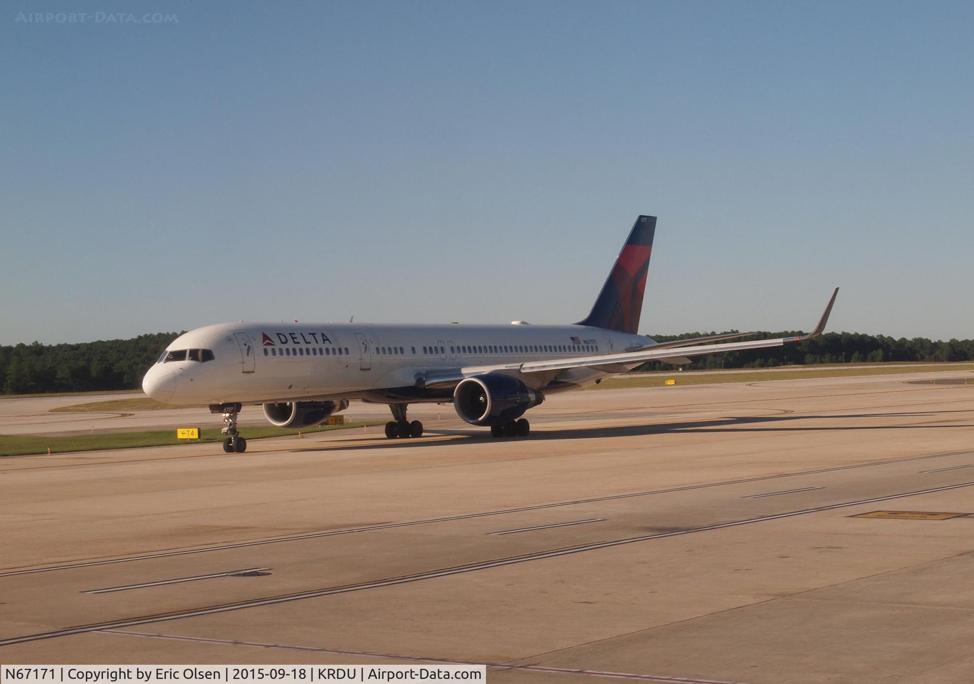 N67171, 2001 Boeing 757-232 C/N 30839, Boeing 757 at RDU
