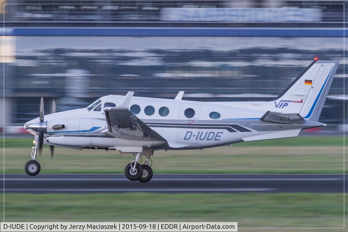 D-IUDE, Beech C90B King Air C/N LJ-1323, Beech C90B King Air