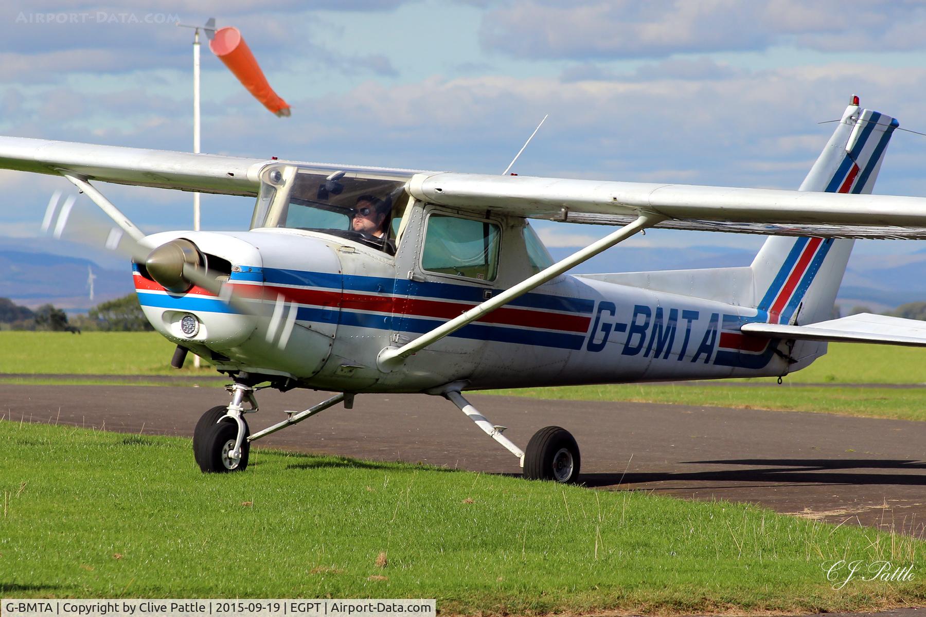 G-BMTA, 1979 Cessna 152 C/N 152-82864, Mounting the grass at Perth EGPT