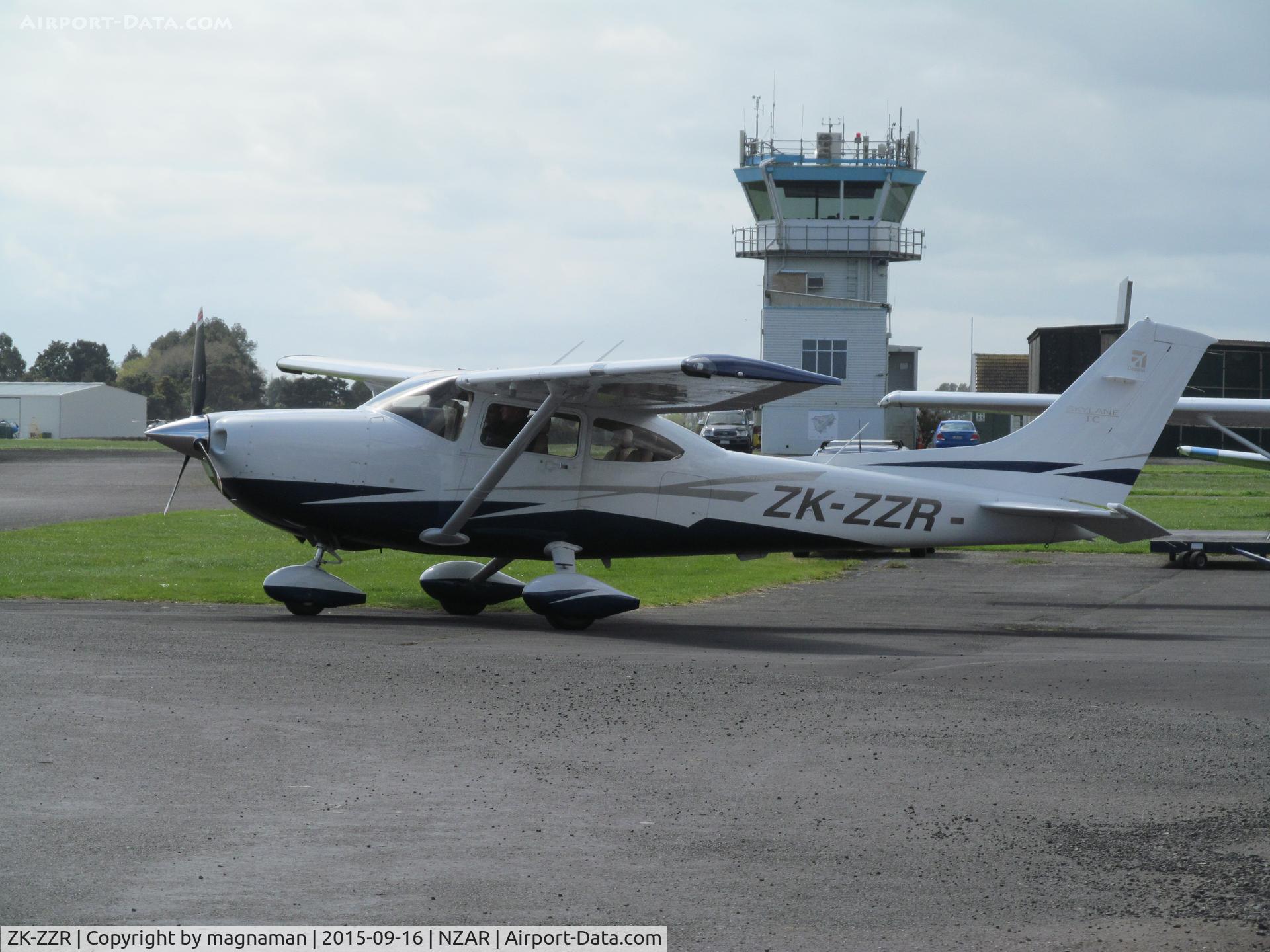 ZK-ZZR, Cessna T182T Turbo Skylane C/N T18209013, Think this is the NZ demonstrator - outside Flightline Aviation Hangar