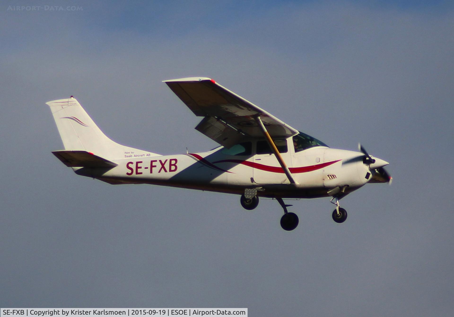 SE-FXB, 1971 Cessna 182N Skylane Skylane C/N 182-60529, Landing after dropping jumpers.