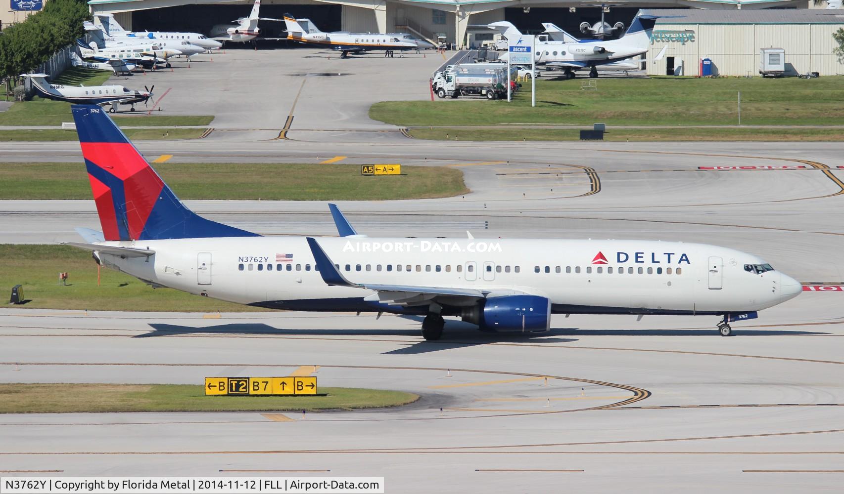 N3762Y, 2001 Boeing 737-832 C/N 30817, Delta