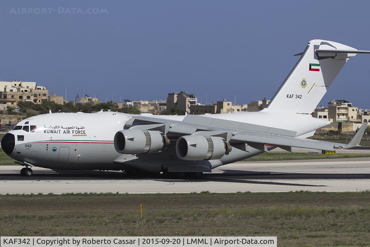 KAF342, 2013 Boeing C-17A Globemaster III C/N F-264/KAF-1, Runway 31