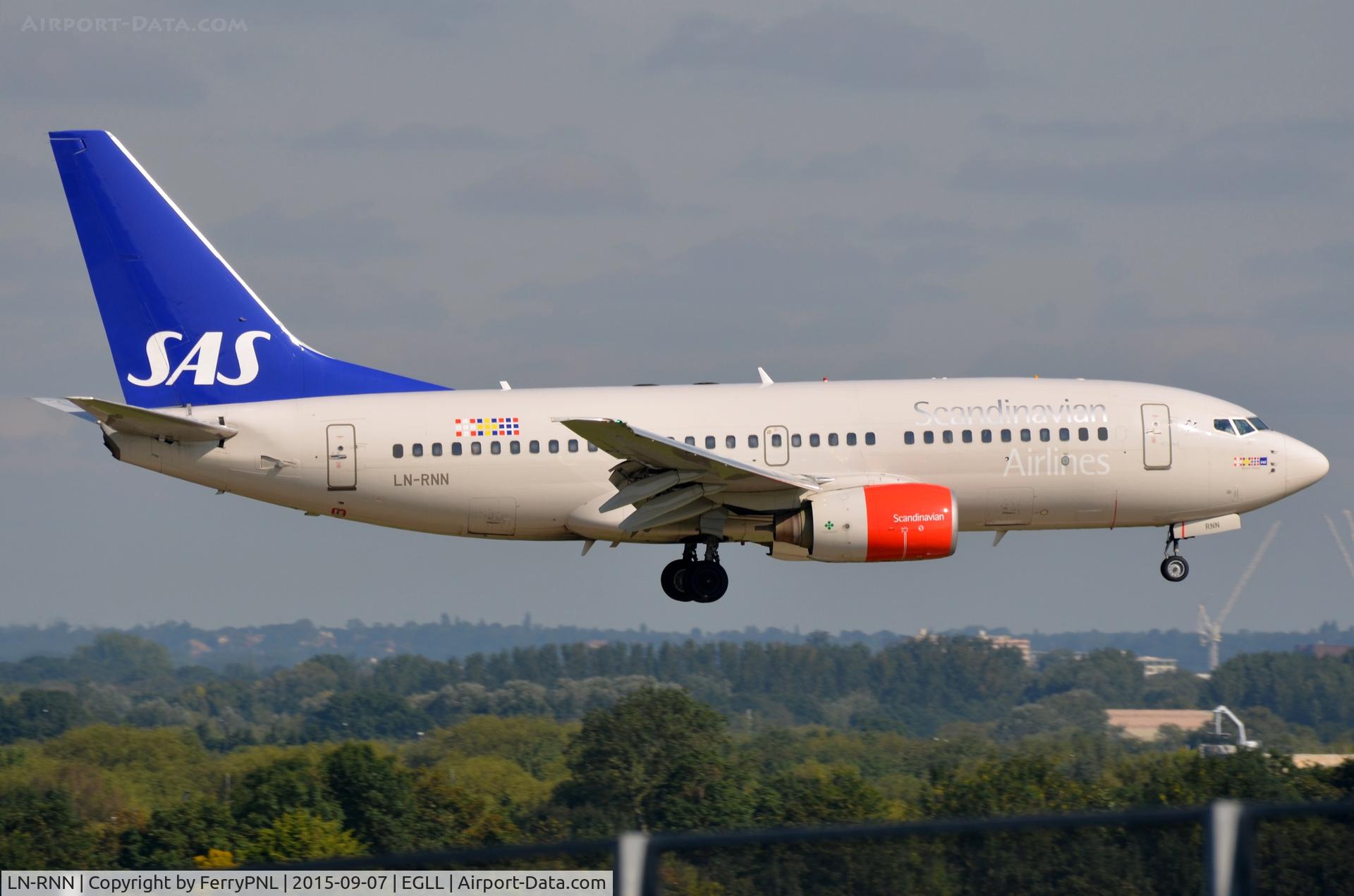 LN-RNN, 2000 Boeing 737-783 C/N 28315, SAS B737 landing in LHR
