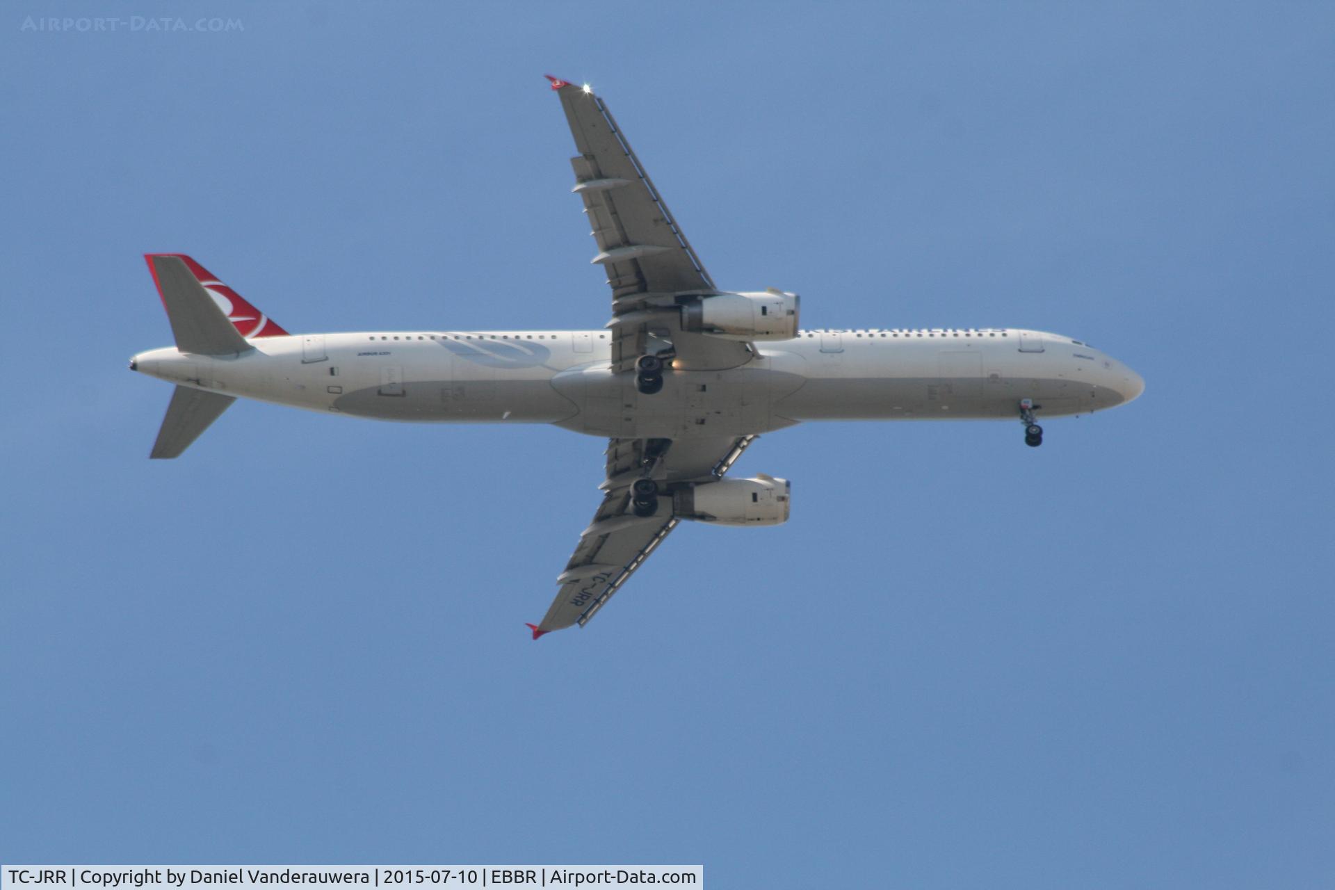 TC-JRR, 2011 Airbus A321-231 C/N 4706, Flight TK1939 on approach to RWY 07