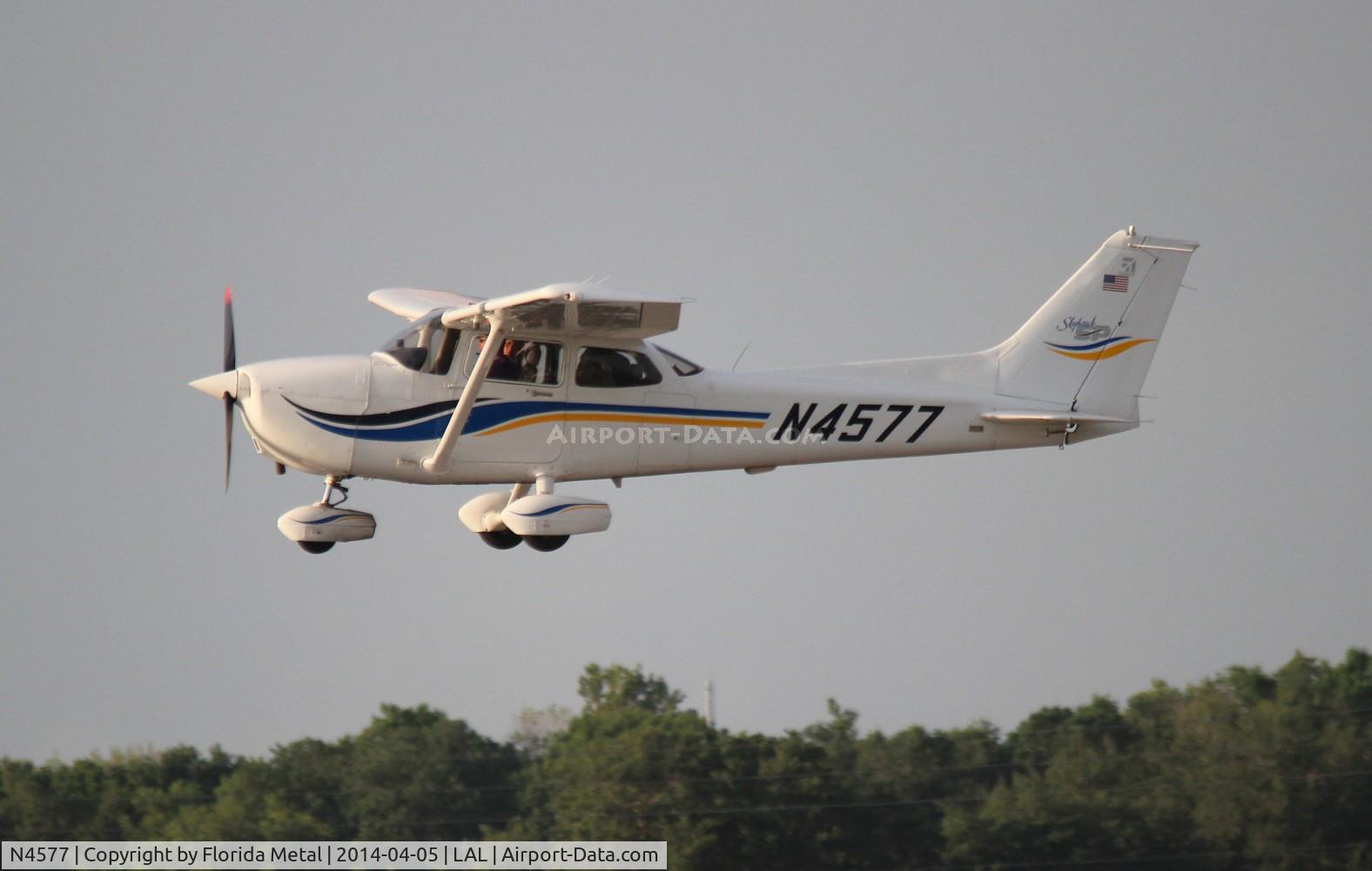N4577, 1999 Cessna 172S C/N 172S8285, Cessna 172S