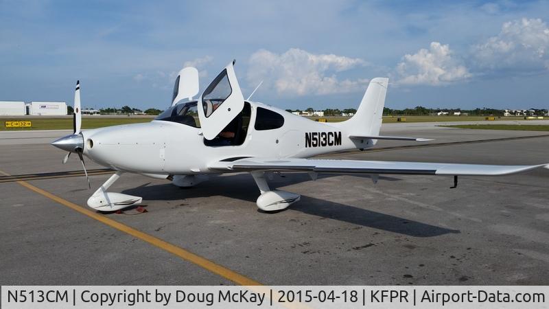 N513CM, 2006 Cirrus SR22 C/N 1981, At FBO Tiki Bar St. Lucie International Airport