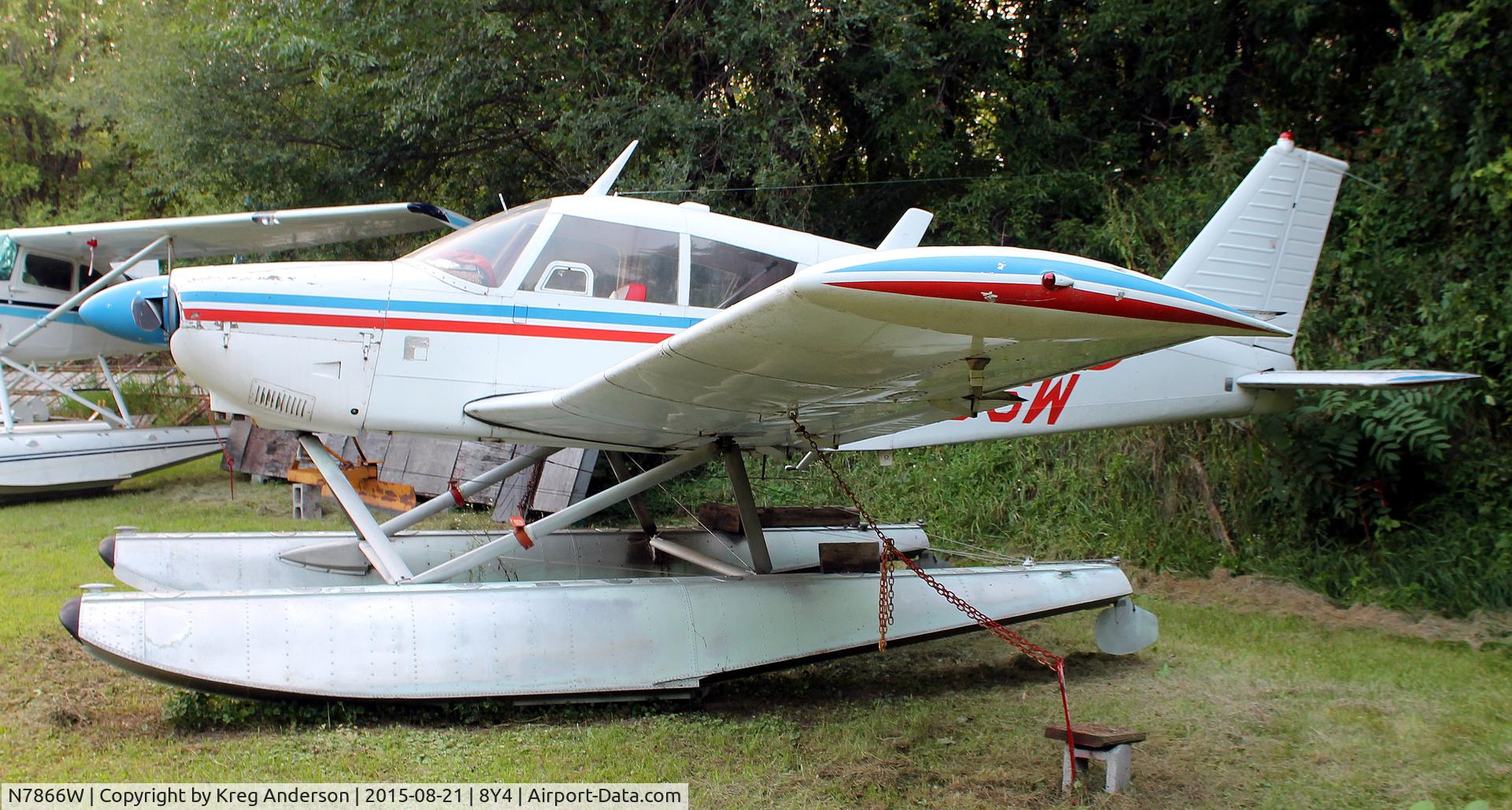 N7866W, 1964 Piper PA-28-180 C/N 28-1887, Hog Roast for AOPA Minneapolis Fly-in at Surfside Seaplane Base
