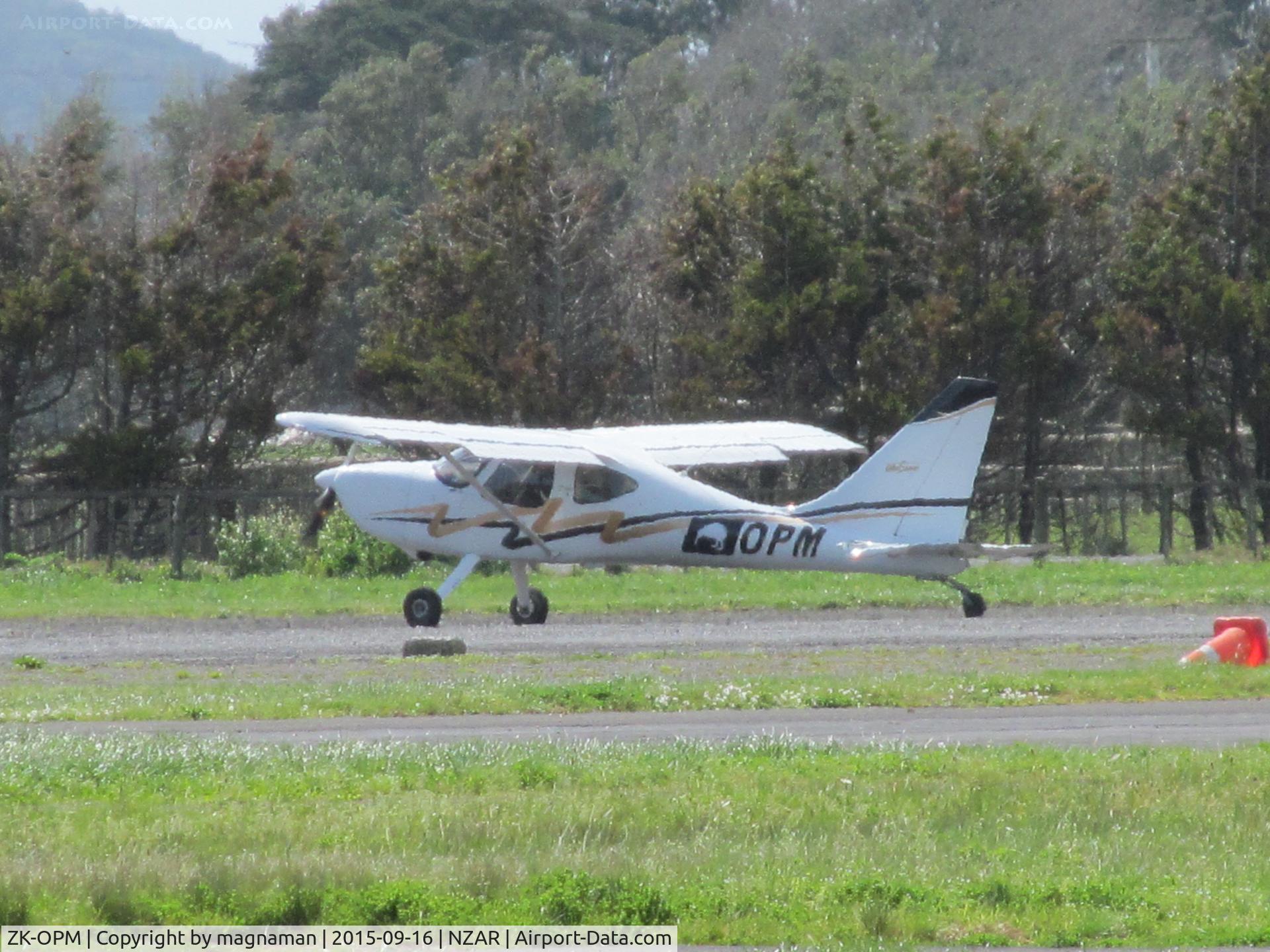 ZK-OPM, Stoddard-Hamilton Glastar C/N 5347, taxying out for take off