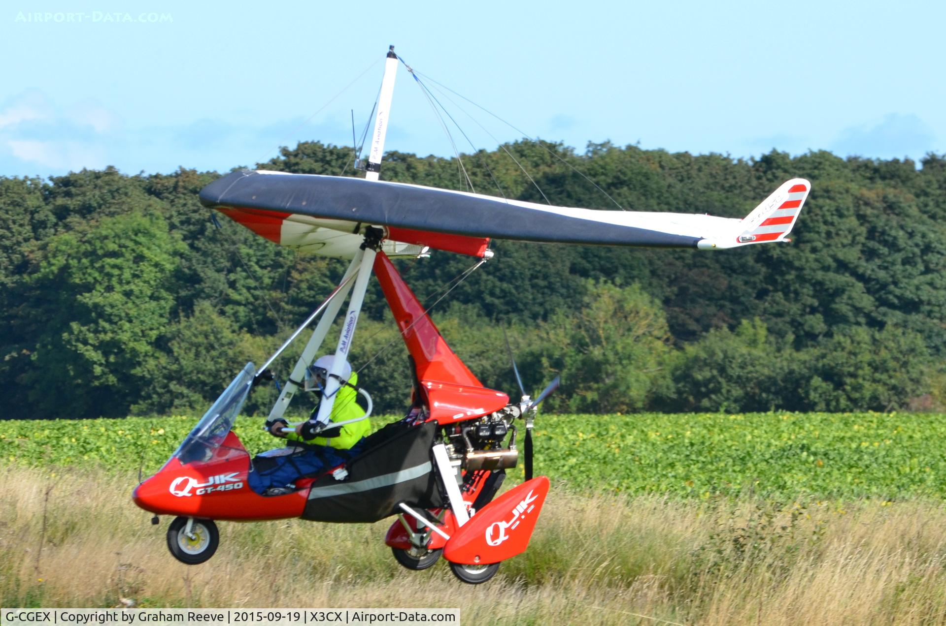 G-CGEX, 2009 P&M Aviation Quik GT450 C/N 8491, Landing at Northrepps.