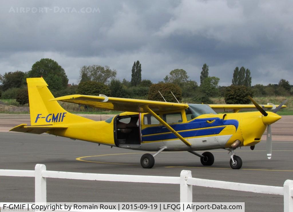 F-GMIF, Cessna 207 Soloy Turbine PAC C/N 207-00416, Parked