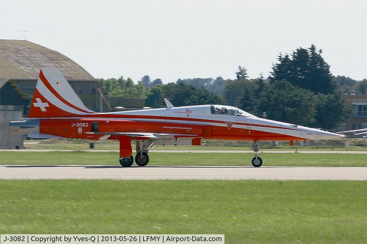 J-3082, Northrop F-5E Tiger II C/N L1082, Swiss Air Force Northrop F-5E Tiger II, Landing rwy 34, Salon De Provence Air Base 701 (LFMY) Open day 2013