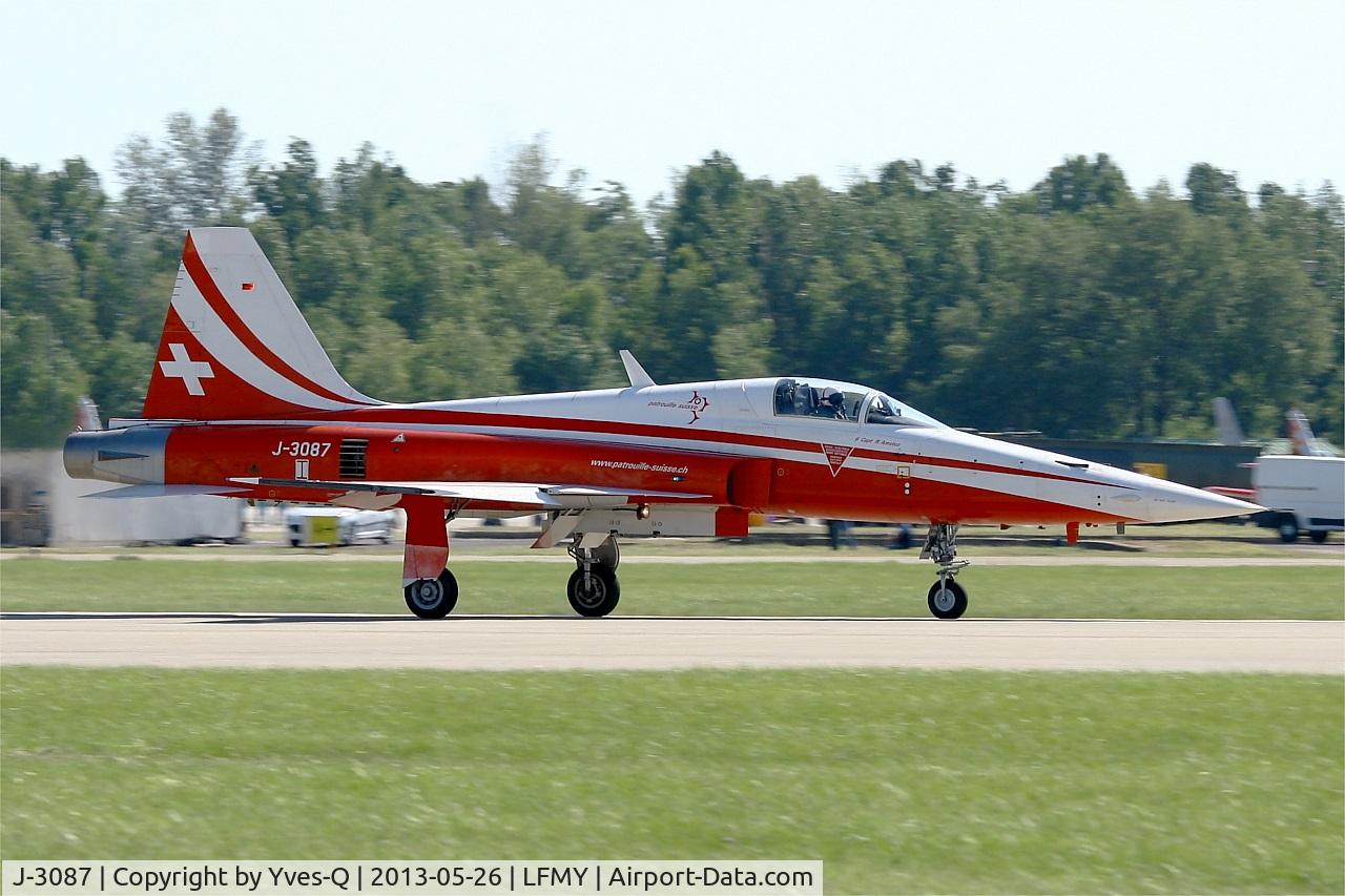J-3087, Northrop F-5E Tiger II C/N L.1087, Swiss Air Force Northrop F-5E Tiger II, Landing rwy 34, Salon De Provence Air Base 701 (LFMY) Open day 2013
