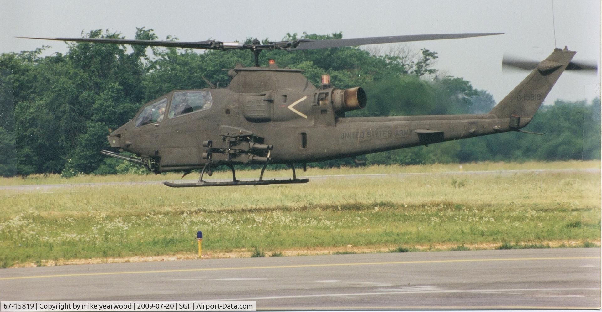 67-15819, 1967 Bell AH-1F Cobra C/N 20483, 819 on test flight at MO AVCRAD, Springfield, MO 1996