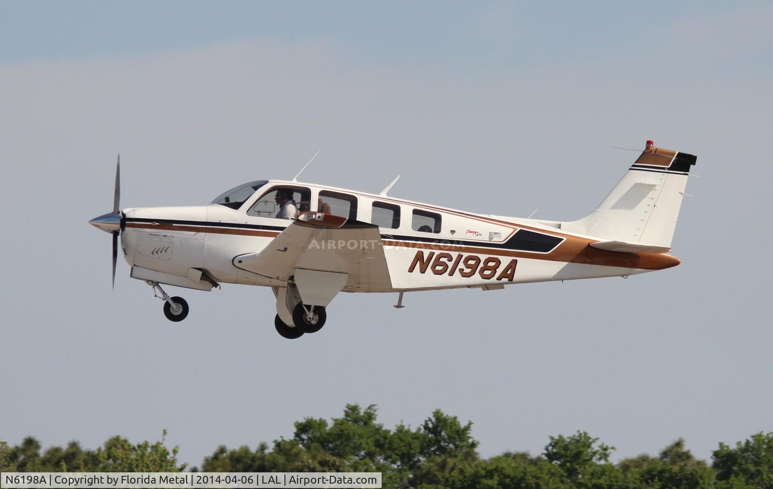 N6198A, 1981 Beech A36 Bonanza 36 C/N E-1976, Beech A36