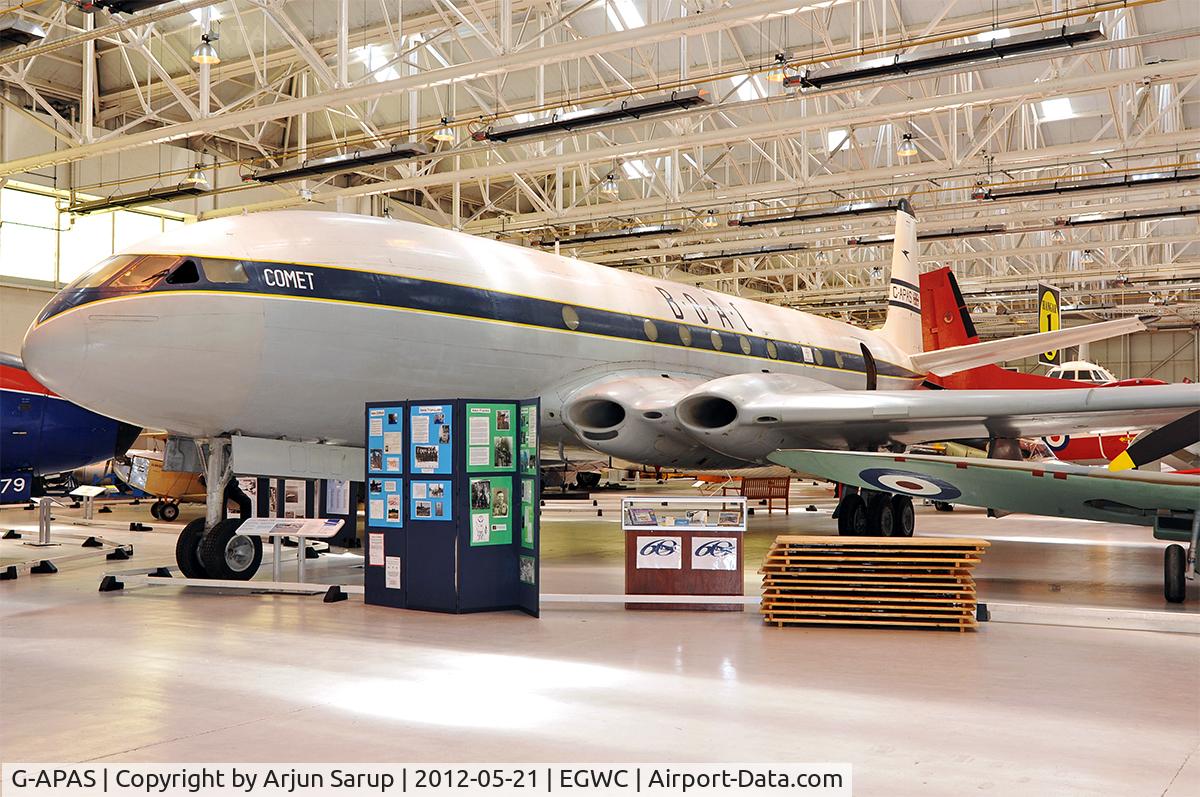 G-APAS, 1953 De Havilland DH.106 Comet 1XB C/N 6022, On display at RAF Museum Cosford. Ex-Air France machine that was withdrawn from service following a series of Comet crashes. Went to the Min. of Supply and thereafter was used for trials. Wore the registration XM823 till struck off RAF charge in June 1973