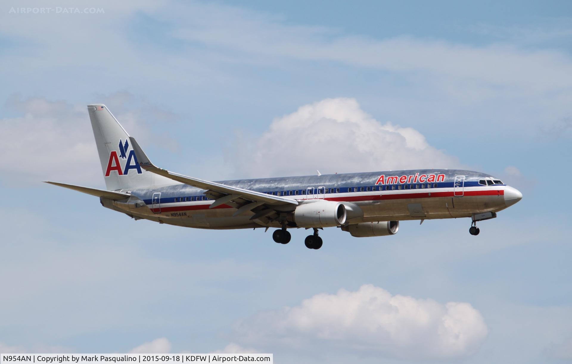 N954AN, 2001 Boeing 737-823 C/N 30089, Boeing 737-800