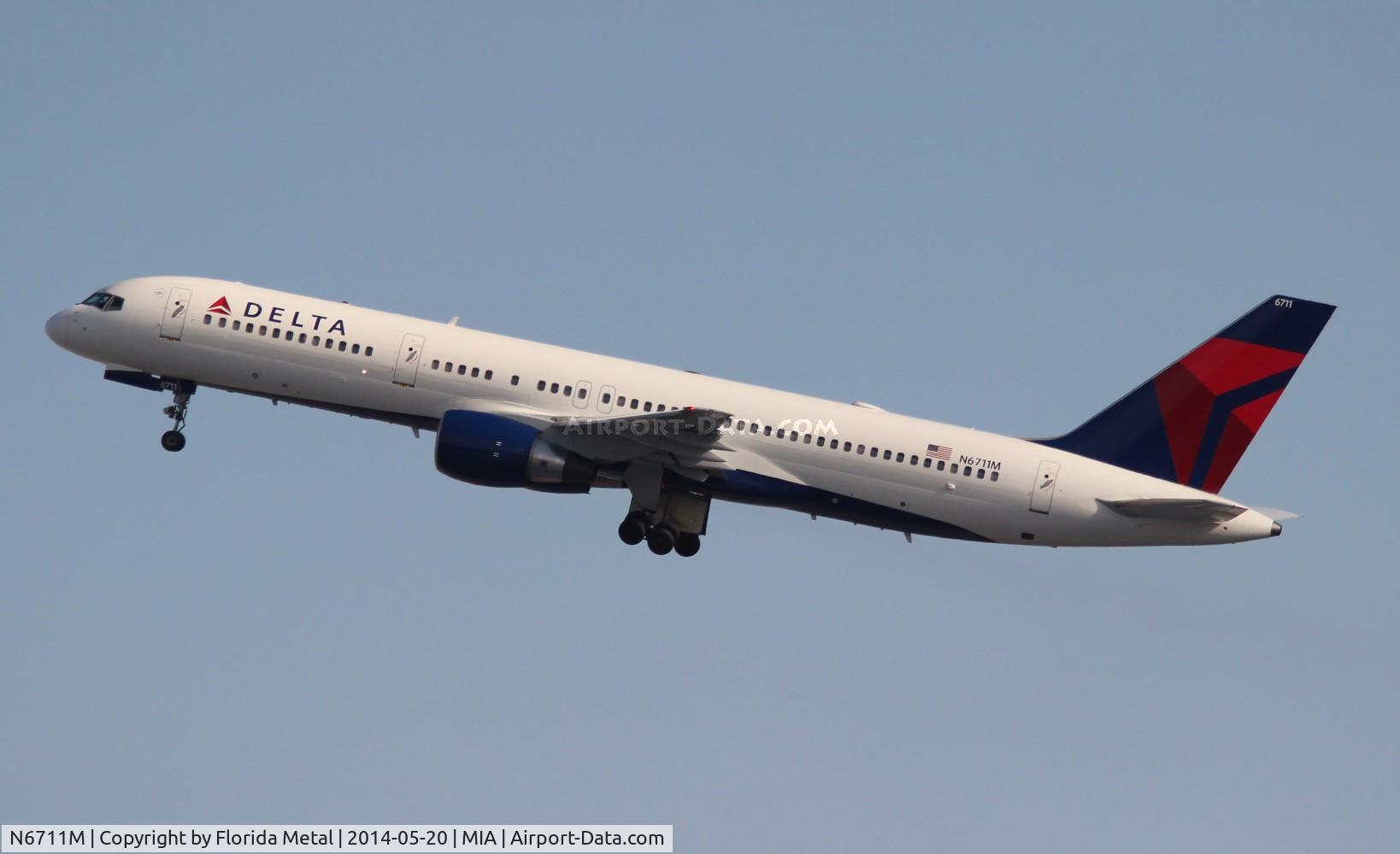 N6711M, 2000 Boeing 757-232 C/N 30483, Delta