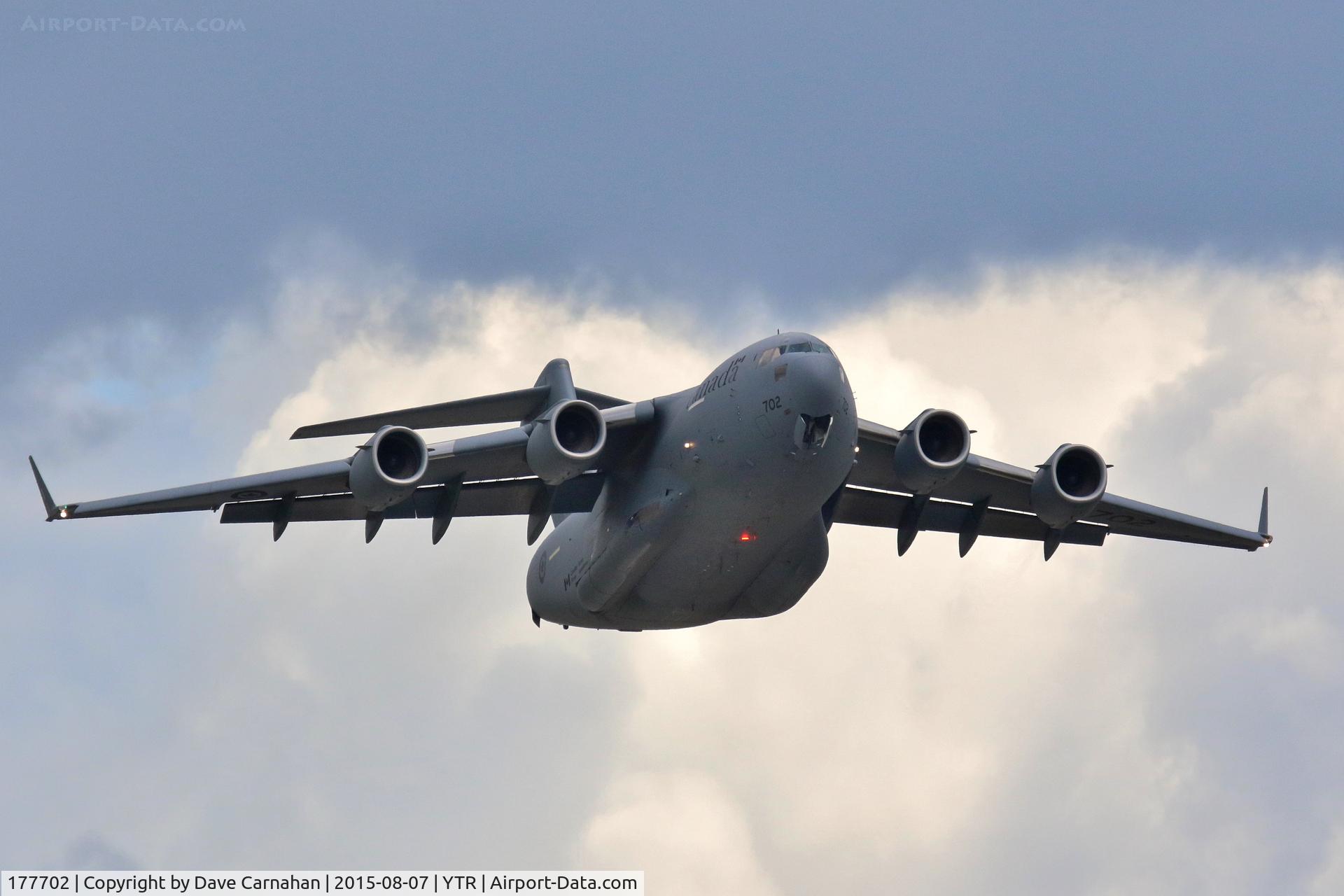 177702, 2007 Boeing CC-177 Globemaster III C/N F-180, Landing at CFB Trenton (YTR).