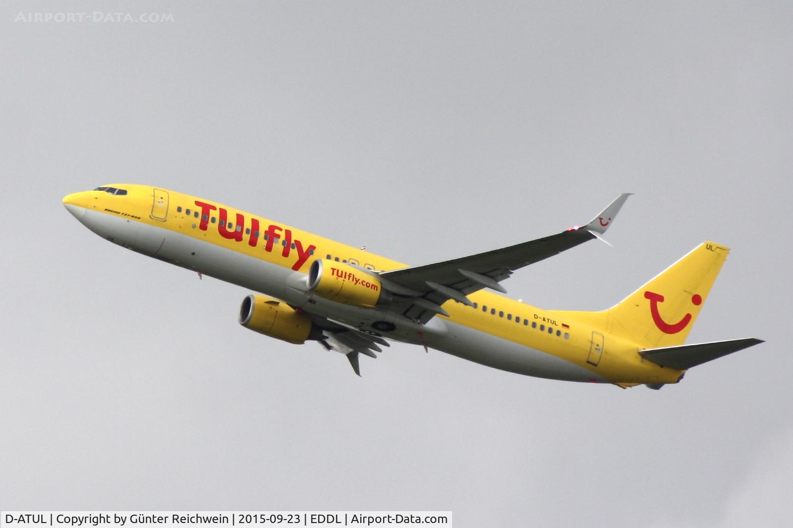 D-ATUL, 2011 Boeing 737-8K5 C/N 38820, Departing from Dusseldorf