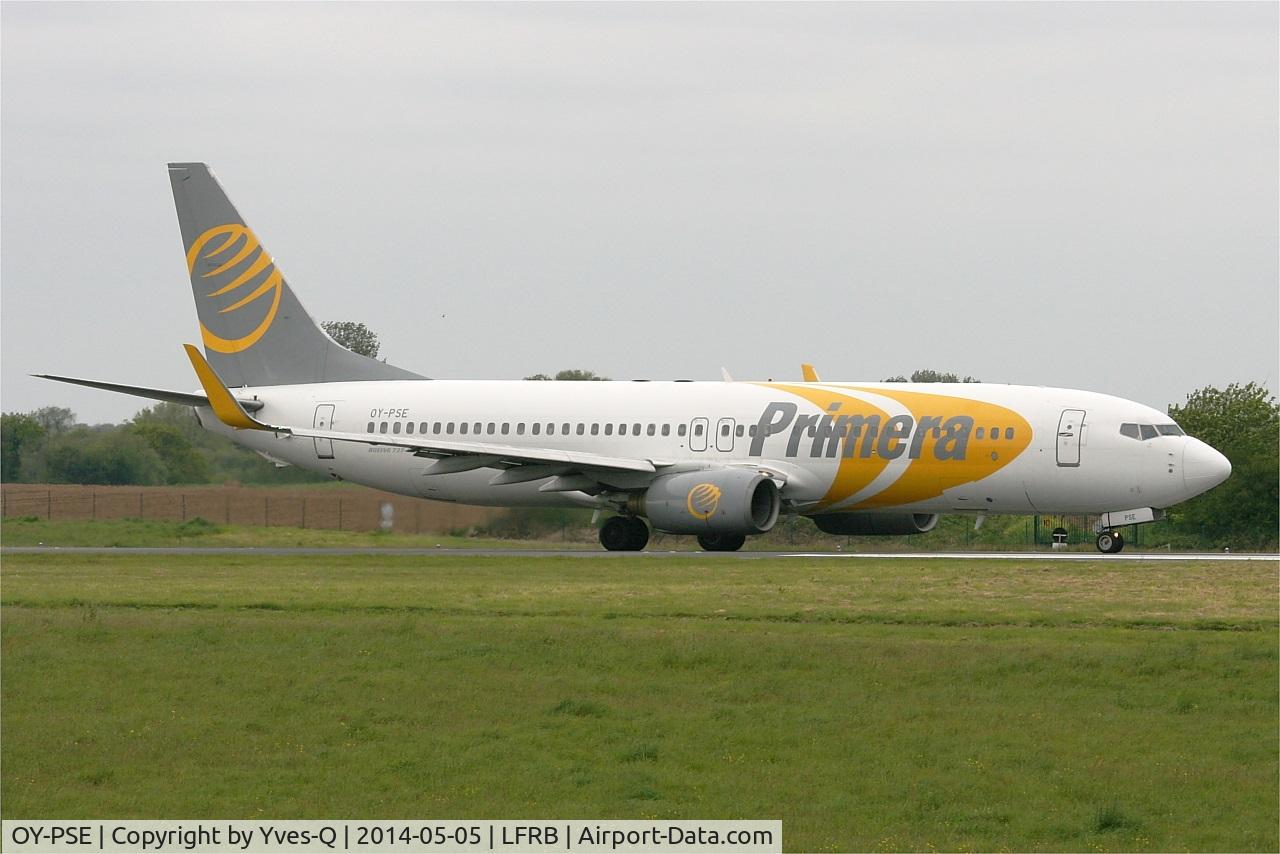 OY-PSE, 2000 Boeing 737-809 C/N 30664, Boeing 737-809, Taxiing to holding point Rwy 25L, Brest-Bretagne Airport (LFRB-BES)