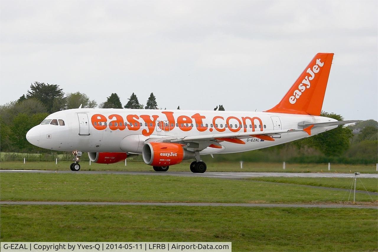 G-EZAL, 2006 Airbus A319-111 C/N 2754, Airbus A319-111, Take-off run rwy 25L, Brest-Bretagne airport (LFRB-BES)