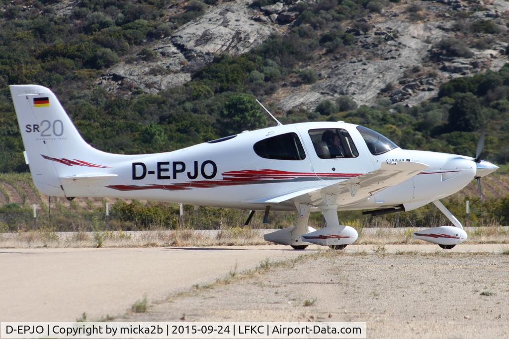 D-EPJO, 2008 Cirrus SR20 G3 C/N 1992, Taxiing