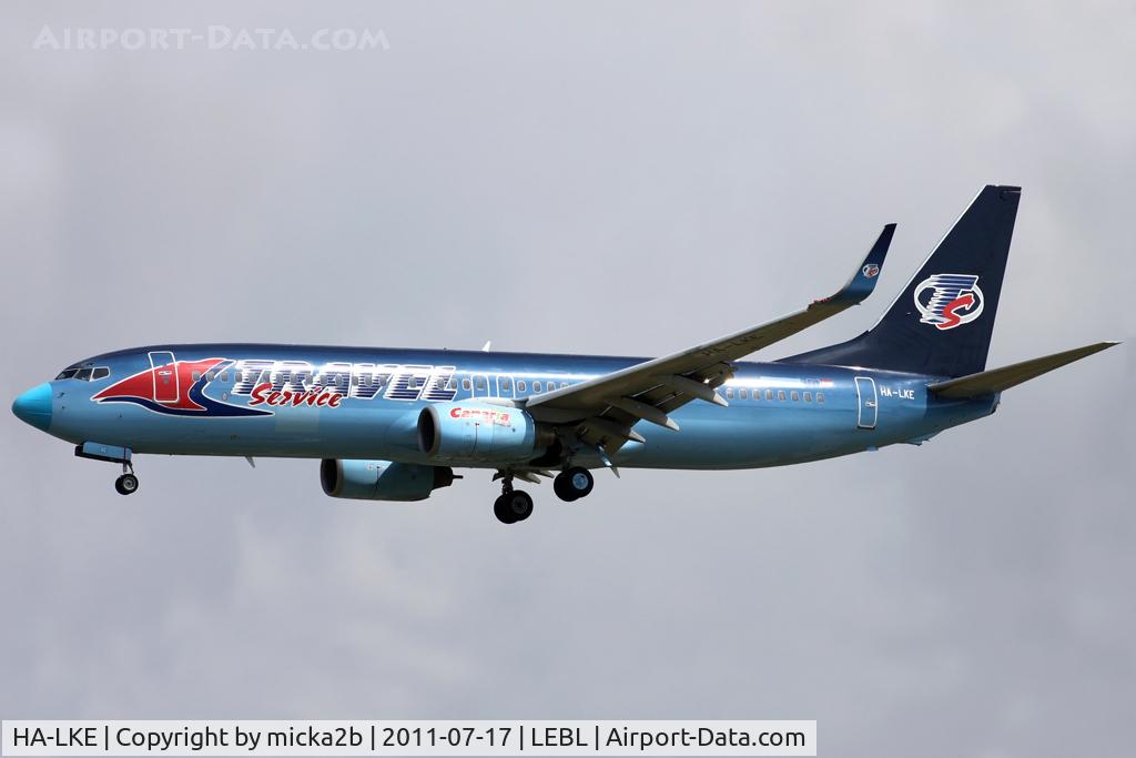 HA-LKE, 2001 Boeing 737-86Q C/N 30278, Landing