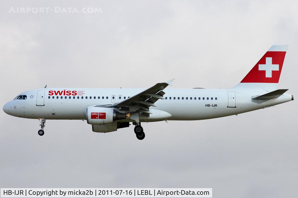 HB-IJR, 1997 Airbus A320-214 C/N 0703, Landing