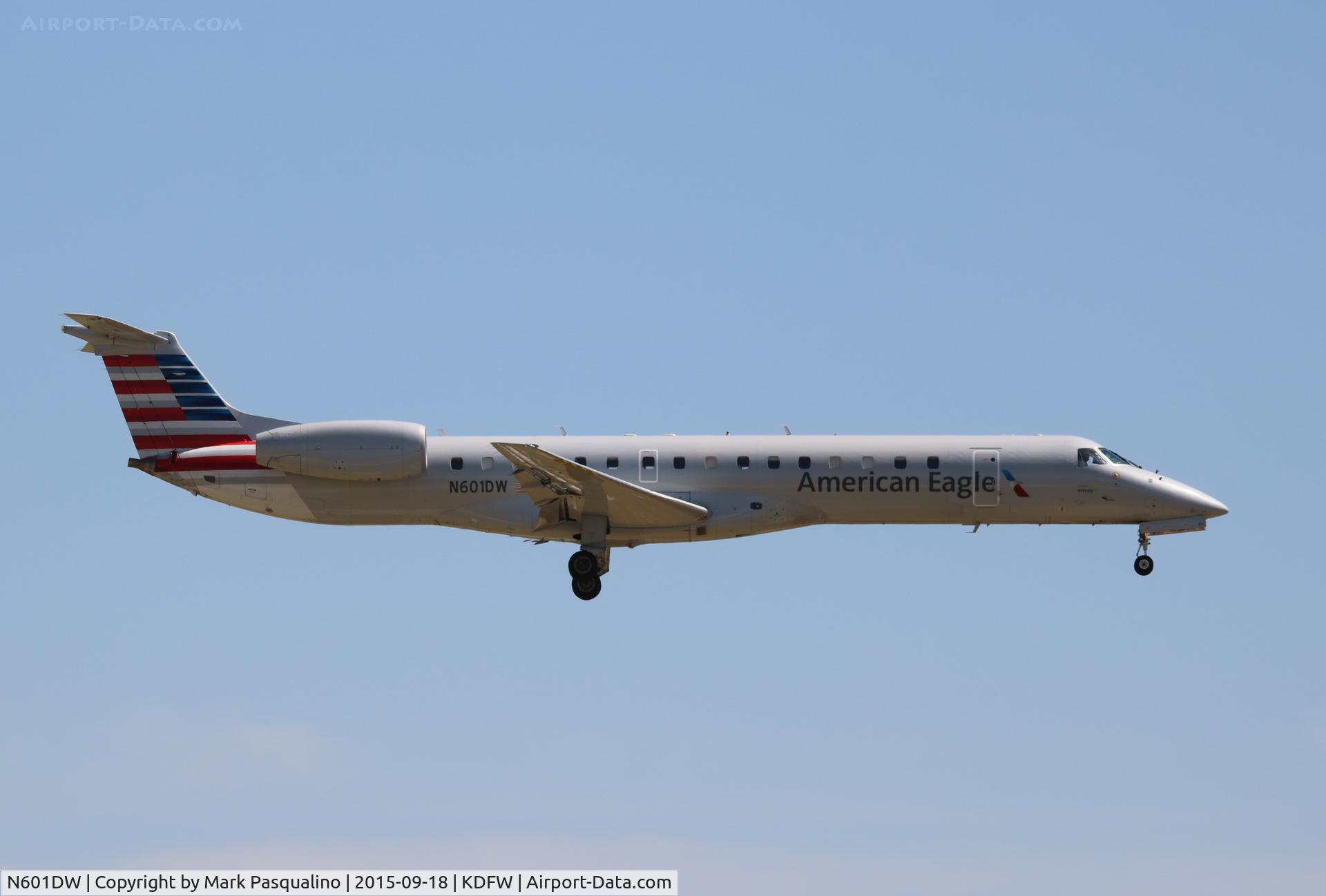 N601DW, 1998 Embraer ERJ-145LR (EMB-145LR) C/N 145046, EMB-145LR